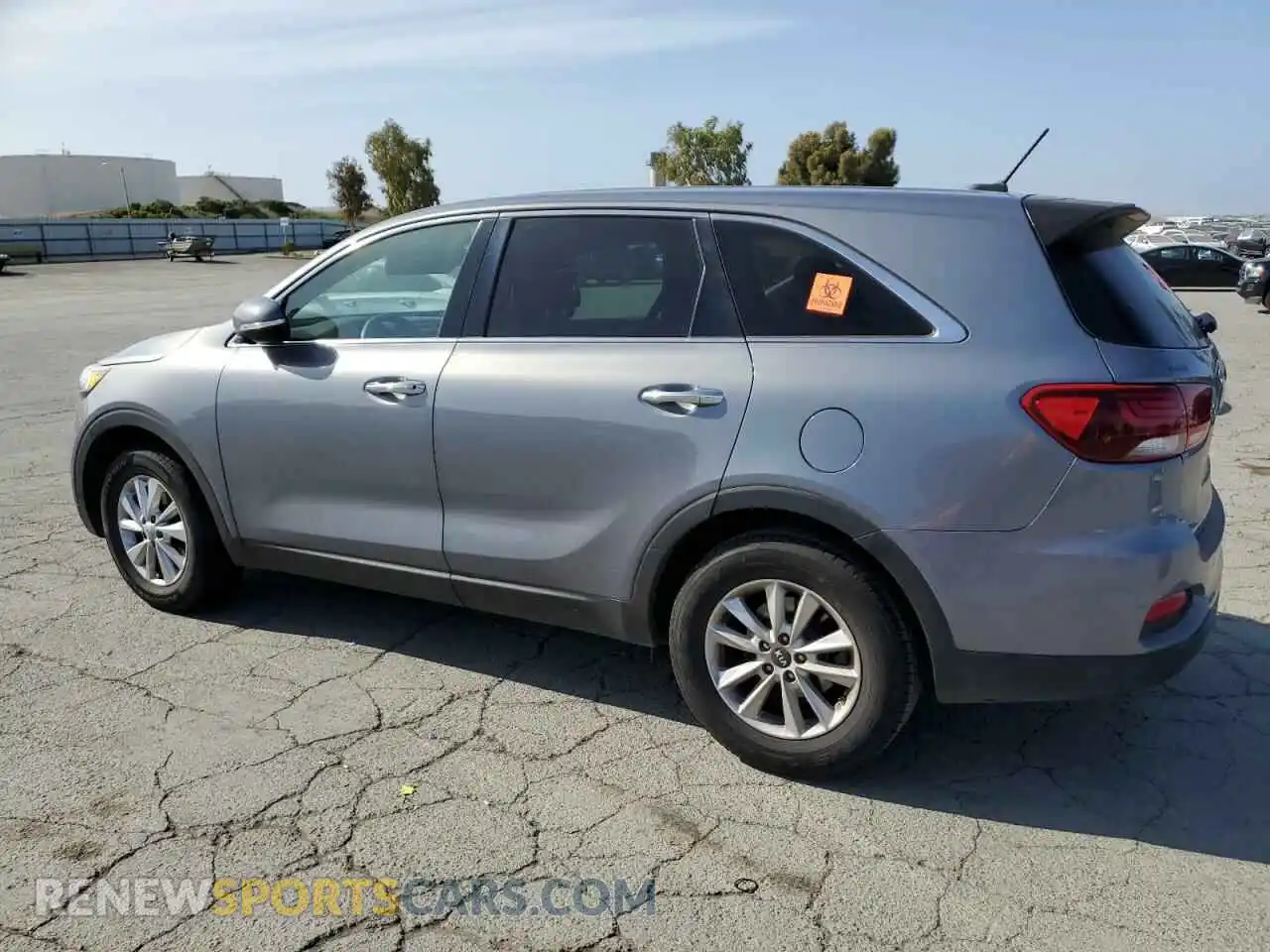 2 fotografías del automóvil dañado 5XYPG4A56LG617820 KIA SORENTO 2020