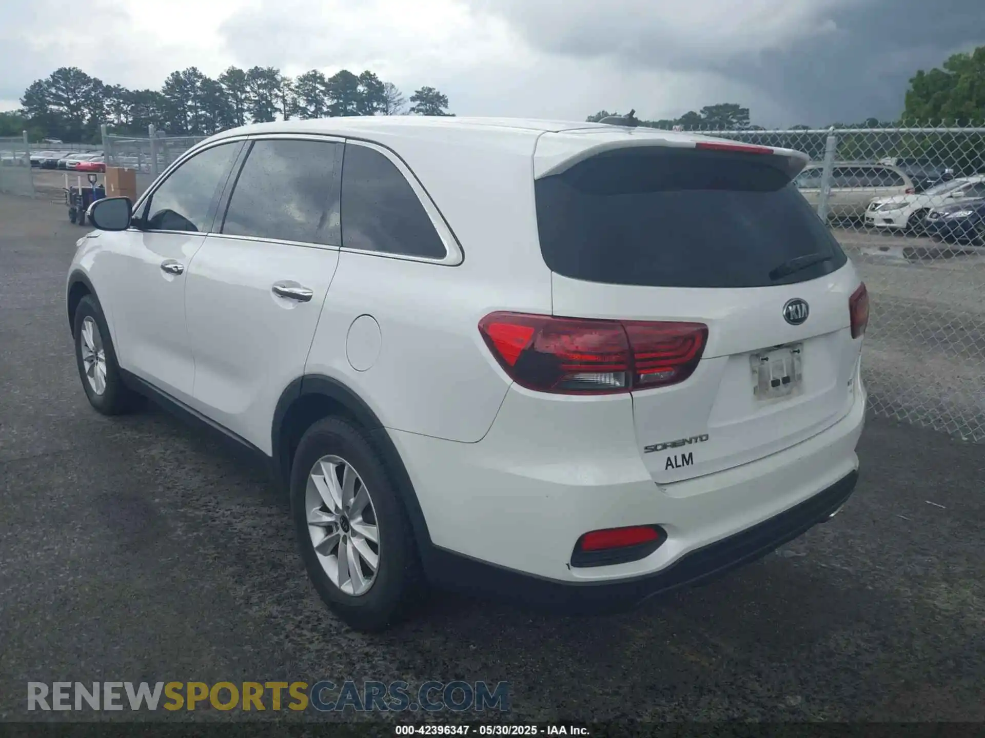 3 fotografías del automóvil dañado 5XYPG4A57LG622816 KIA SORENTO 2020