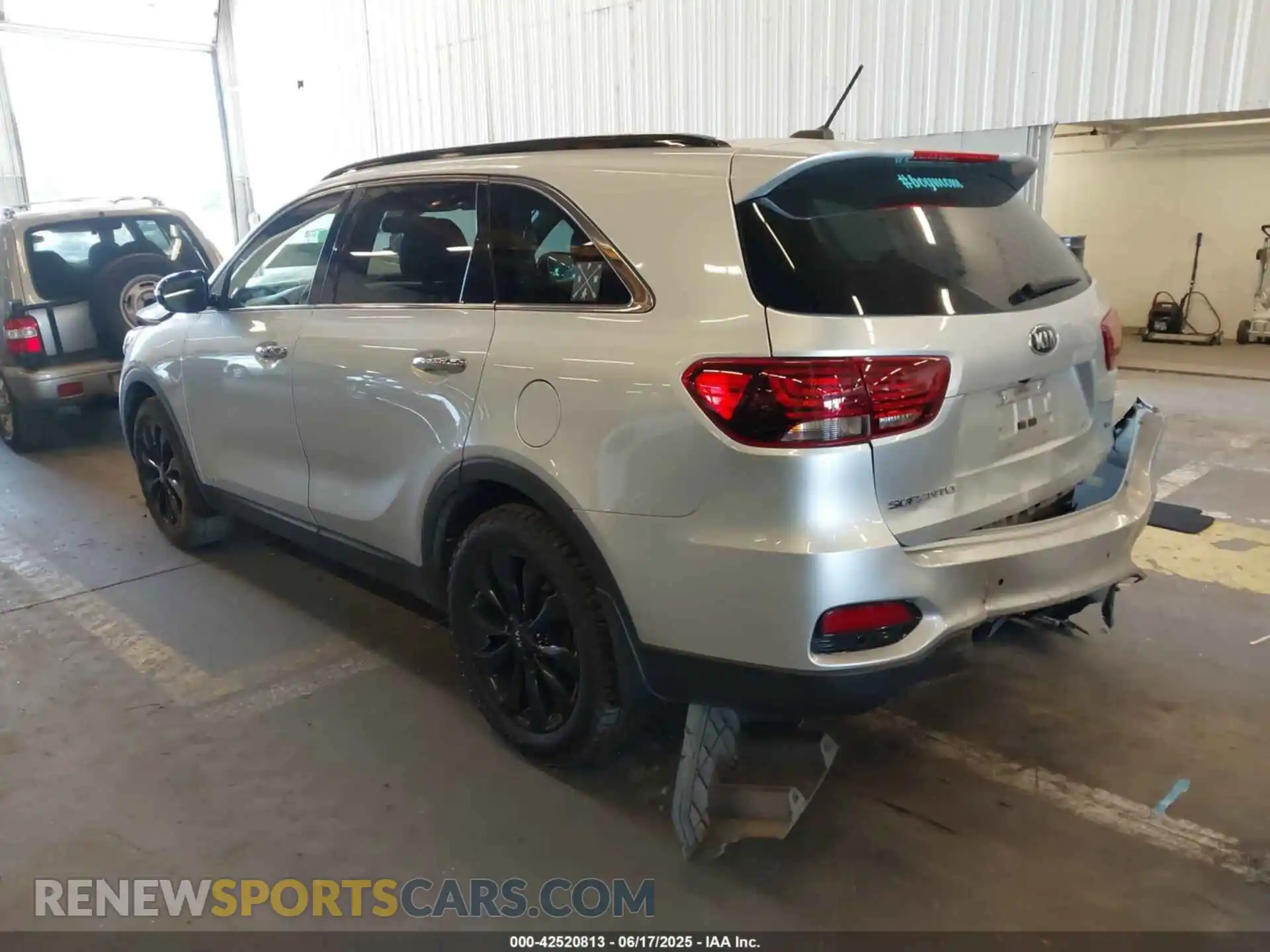 3 fotografías del automóvil dañado 5XYPGDA54LG657555 KIA SORENTO 2020