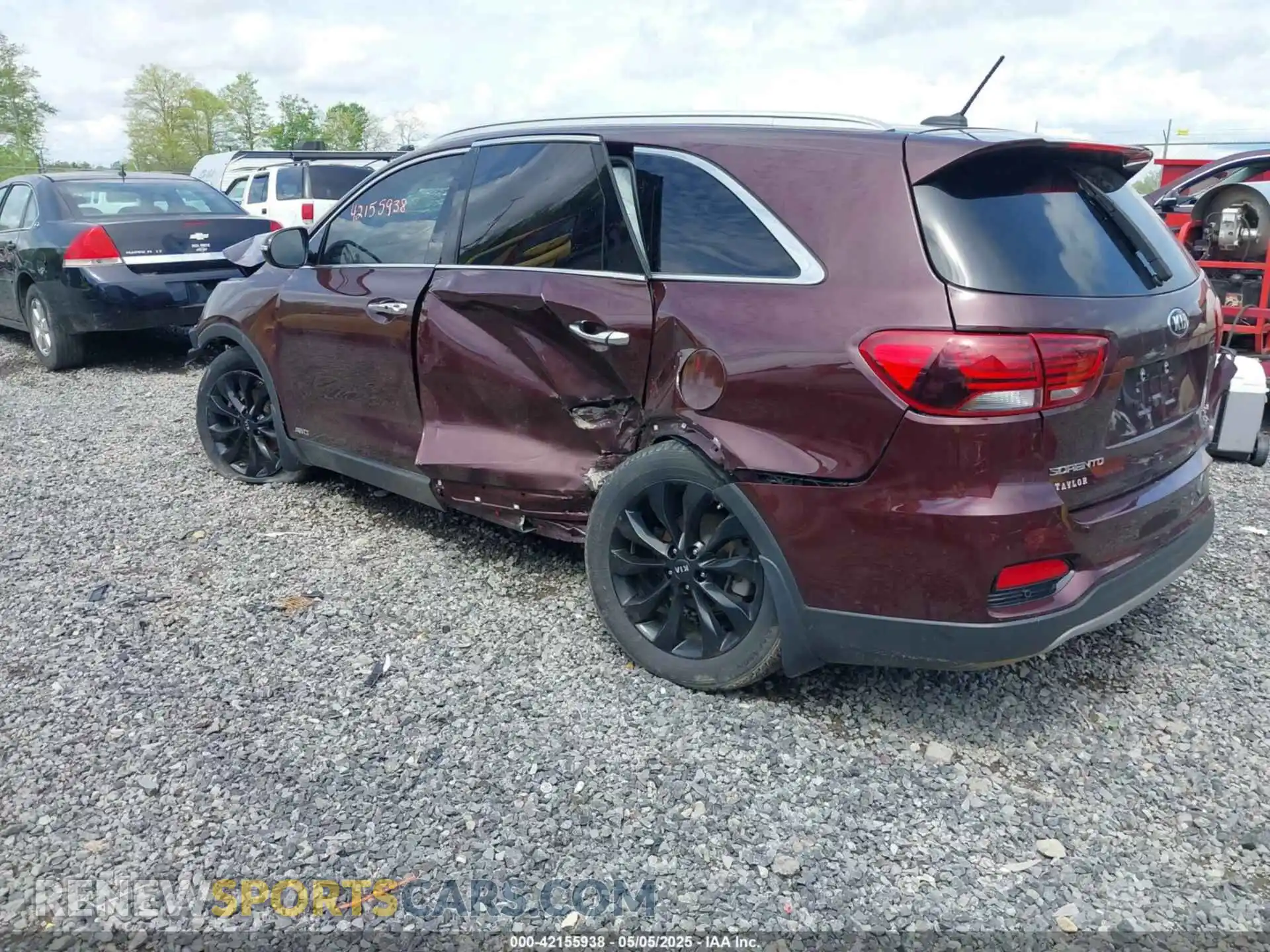 3 Photograph of a damaged car 5XYPHDA50LG683230 KIA SORENTO 2020