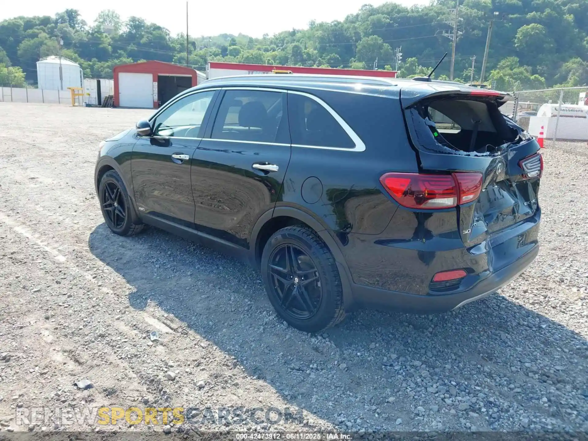 3 Photograph of a damaged car 5XYPHDA53LG674487 KIA SORENTO 2020