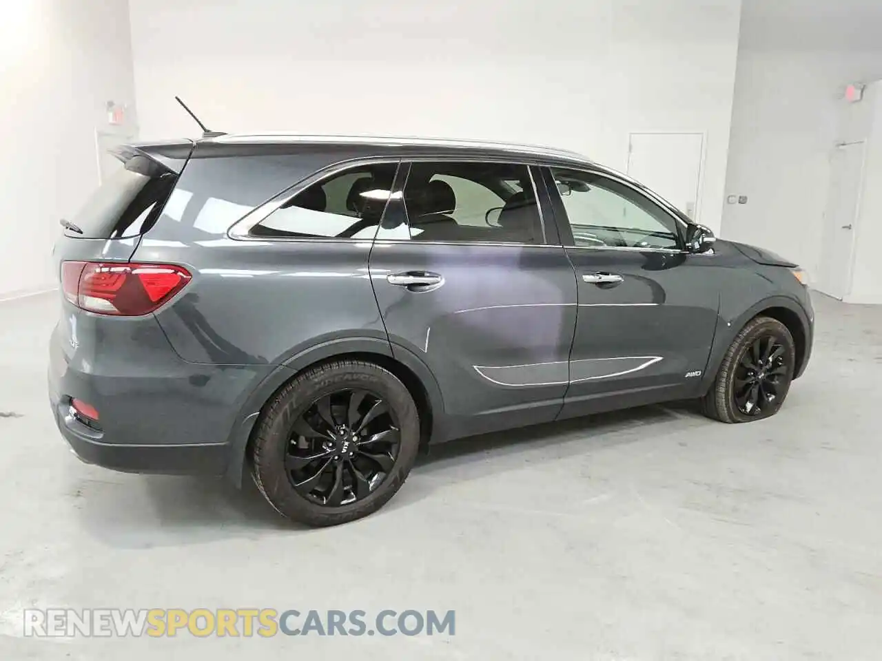 3 Photograph of a damaged car 5XYPHDA55LG694238 KIA SORENTO 2020