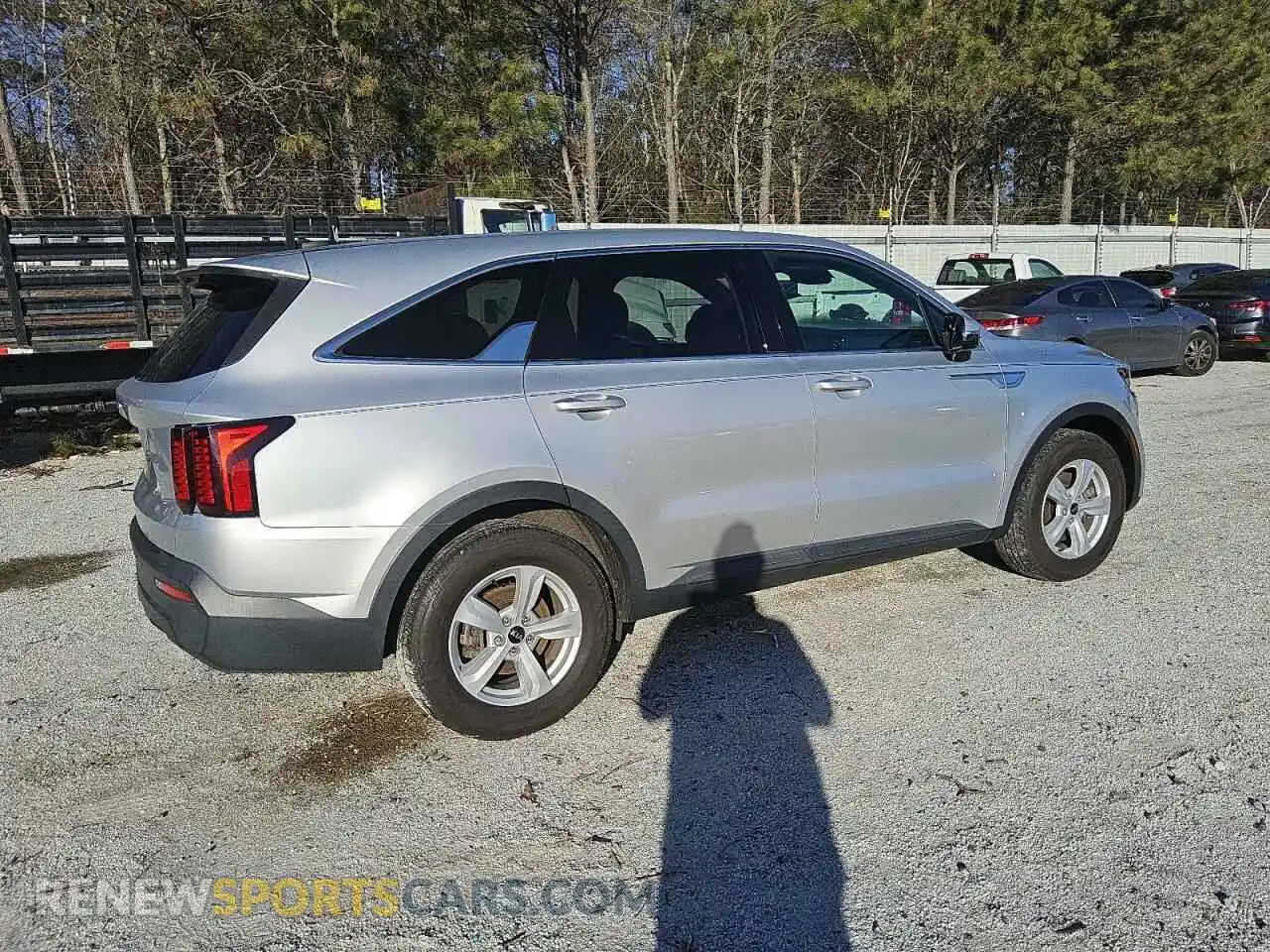 3 Photograph of a damaged car 5XYRG4LC0MG022189 KIA SORENTO 2021