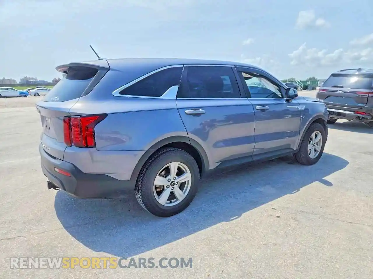 3 Photograph of a damaged car 5XYRG4LC2MG001361 KIA SORENTO 2021