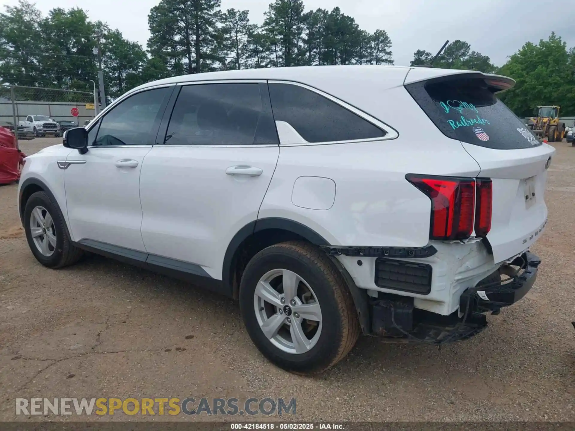 3 Photograph of a damaged car 5XYRG4LC3MG055381 KIA SORENTO 2021