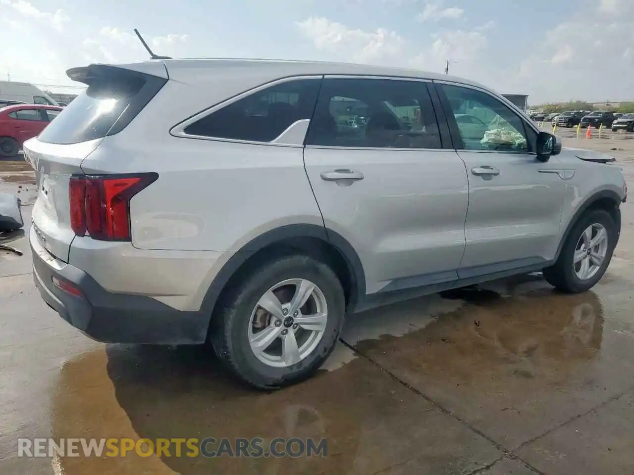 3 Photograph of a damaged car 5XYRG4LC3MG056711 KIA SORENTO 2021