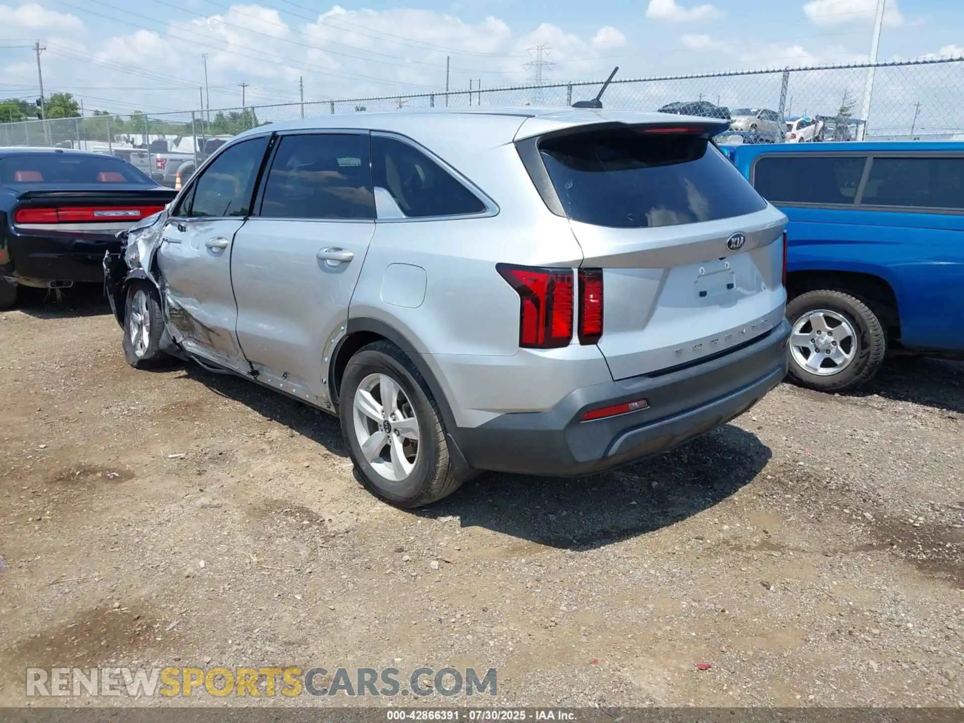 3 fotografías del automóvil dañado 5XYRG4LC3MG068423 KIA SORENTO 2021