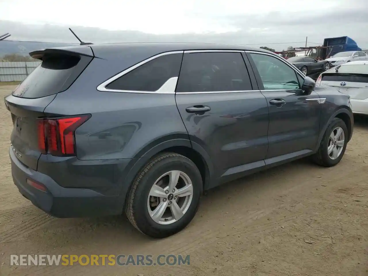 3 Photograph of a damaged car 5XYRG4LC4MG027721 KIA SORENTO 2021