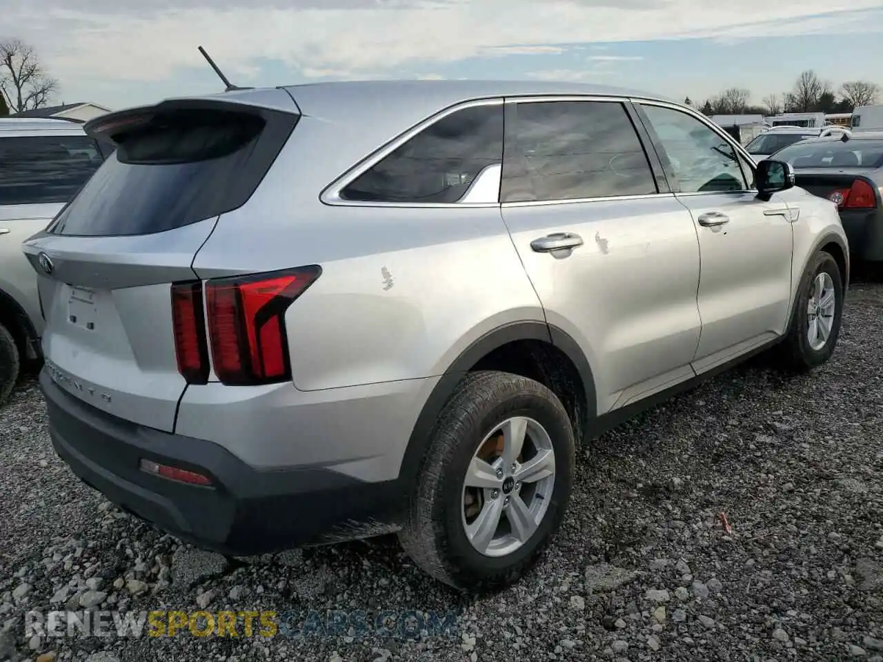 3 Photograph of a damaged car 5XYRG4LC8MG006550 KIA SORENTO 2021