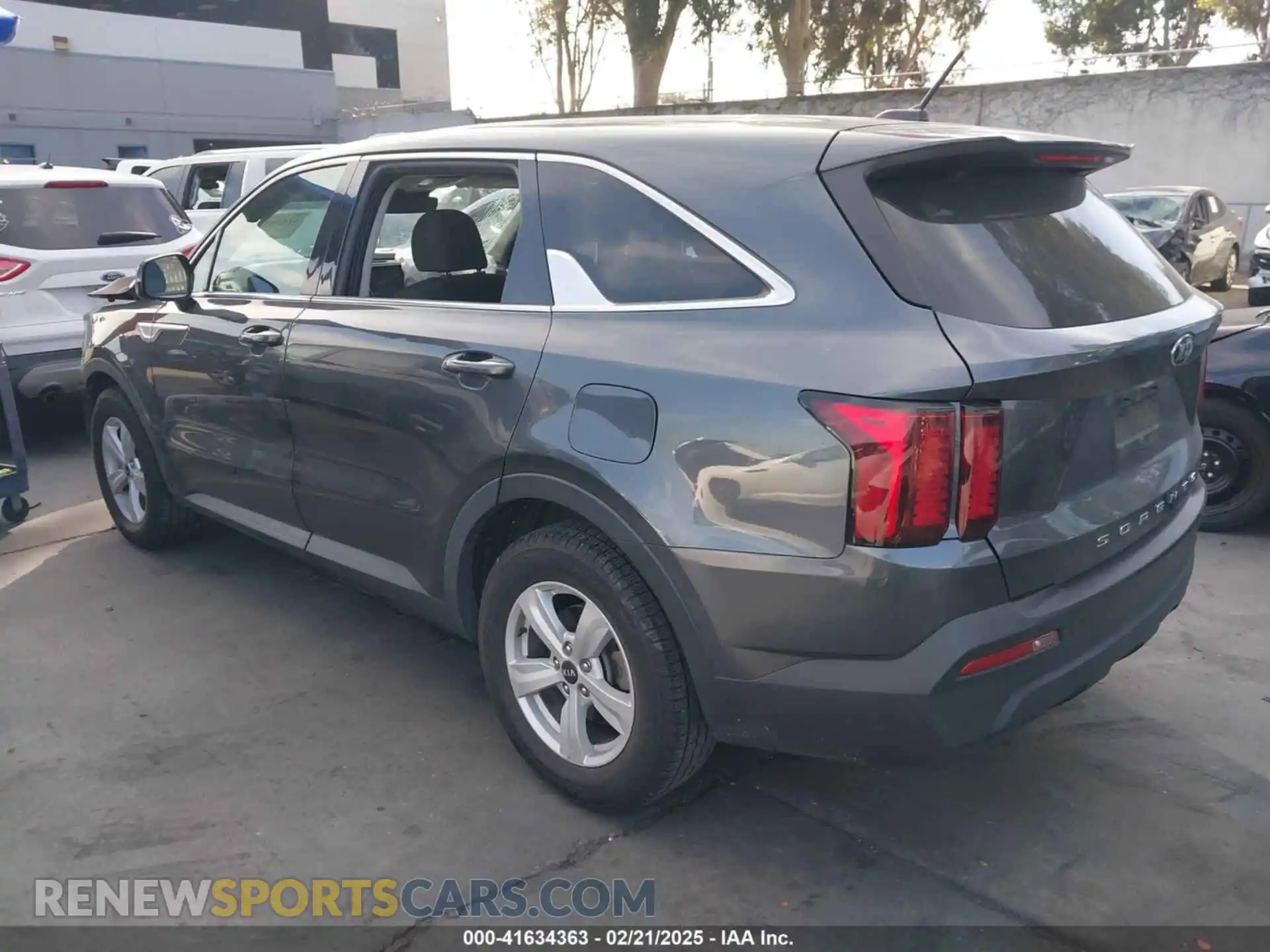 3 Photograph of a damaged car 5XYRG4LC9MG040500 KIA SORENTO 2021