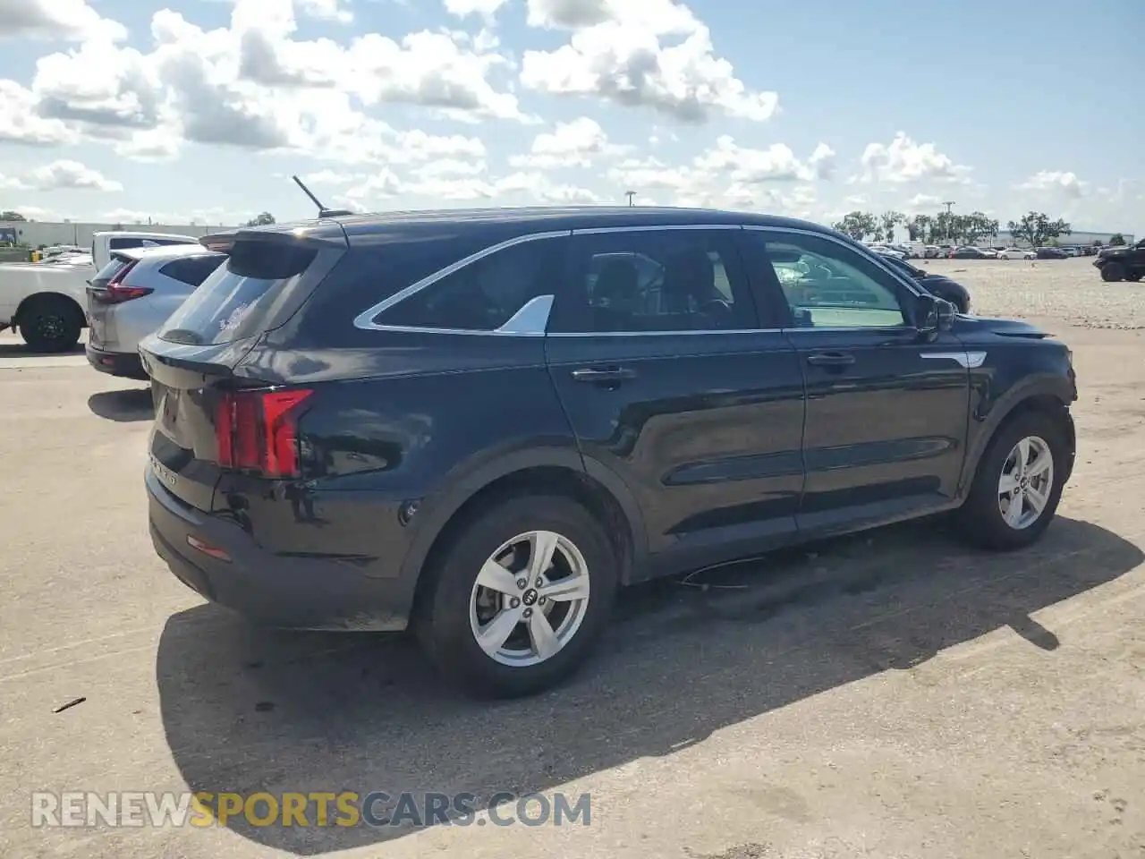 3 Photograph of a damaged car 5XYRG4LCXMG001981 KIA SORENTO 2021