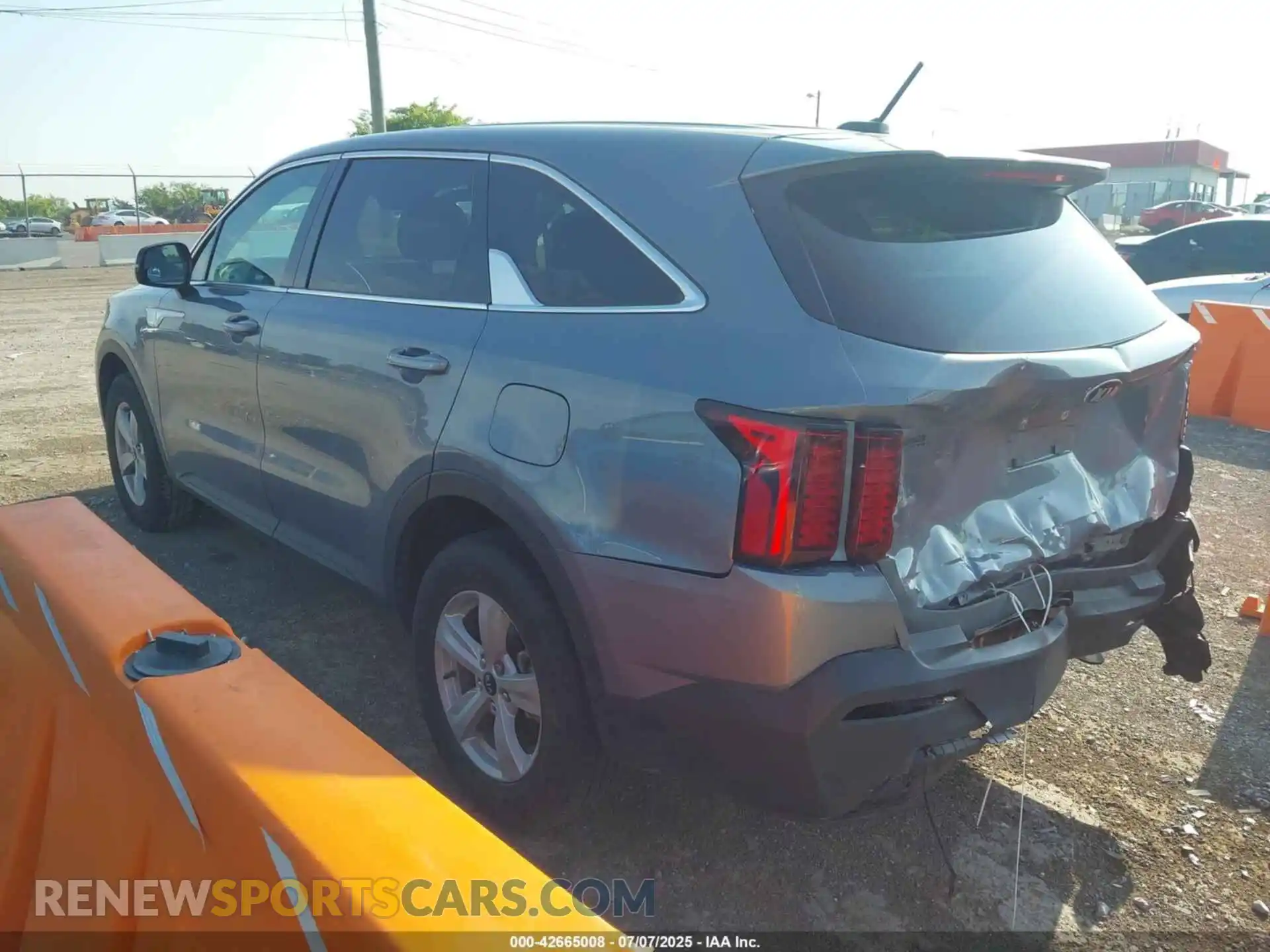 3 Photograph of a damaged car 5XYRGDLC3MG004964 KIA SORENTO 2021