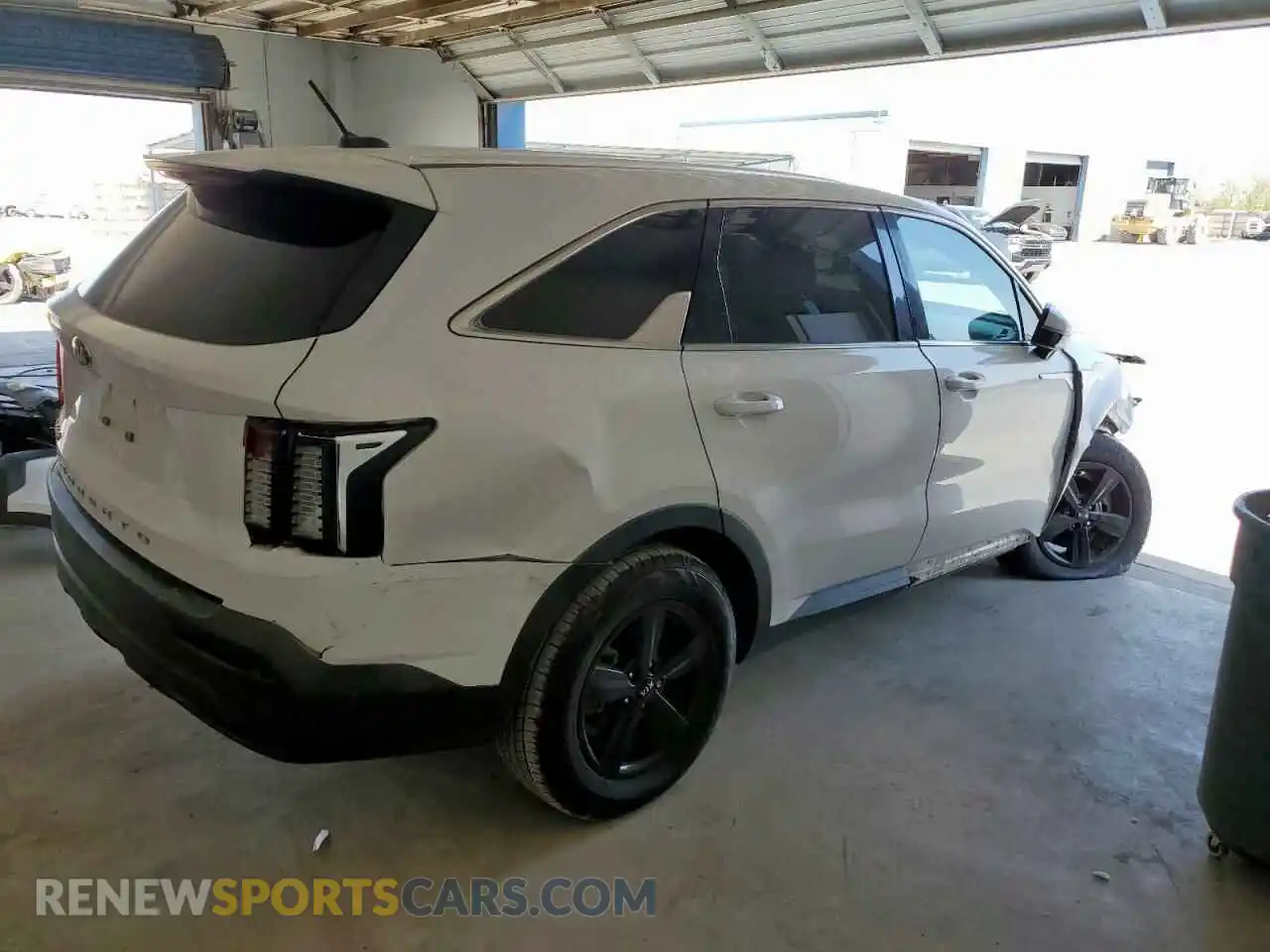 3 Photograph of a damaged car 5XYRGDLC8MG003826 KIA SORENTO 2021