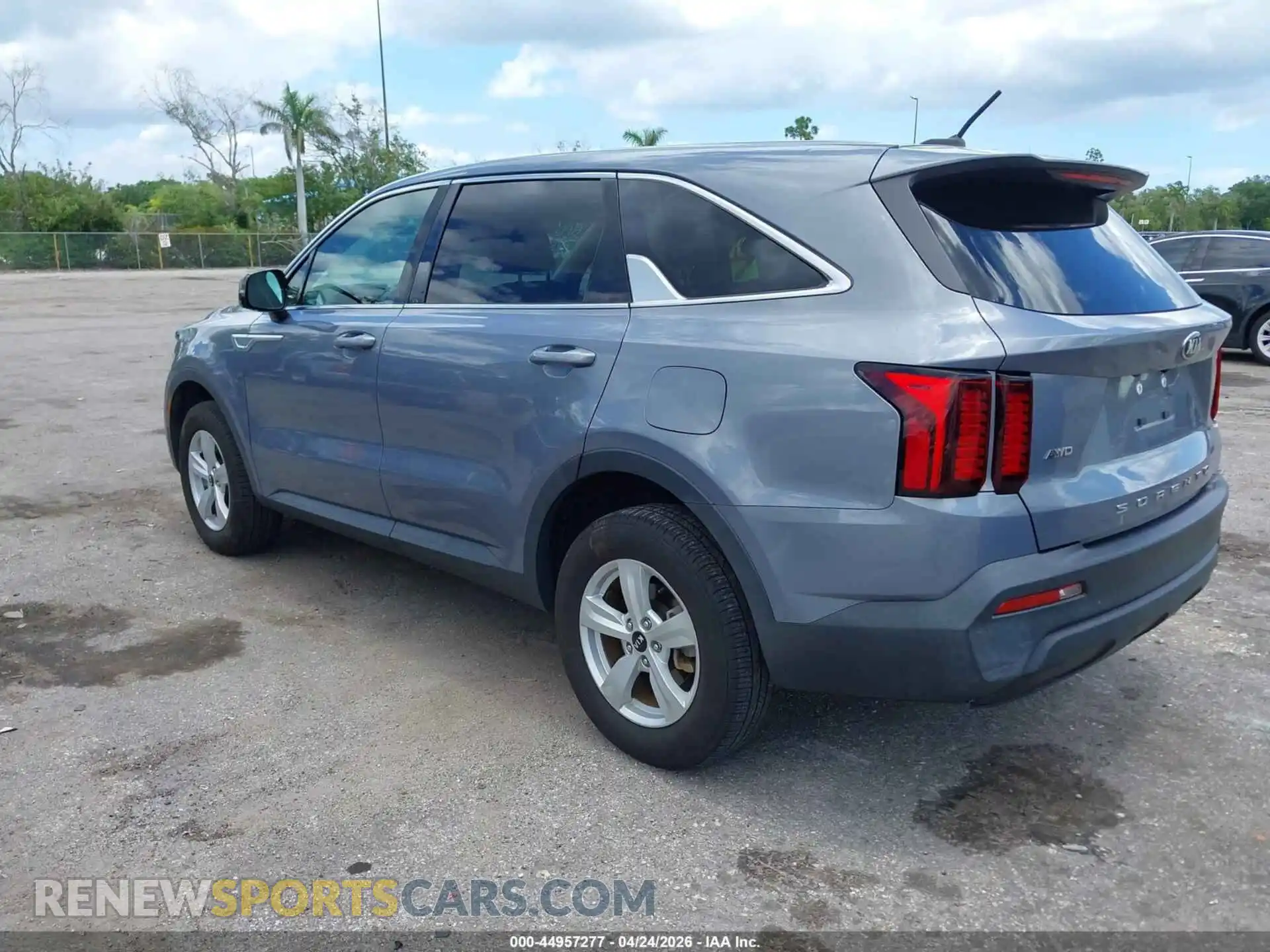 3 Photograph of a damaged car 5XYRGDLC8MG031710 KIA SORENTO 2021