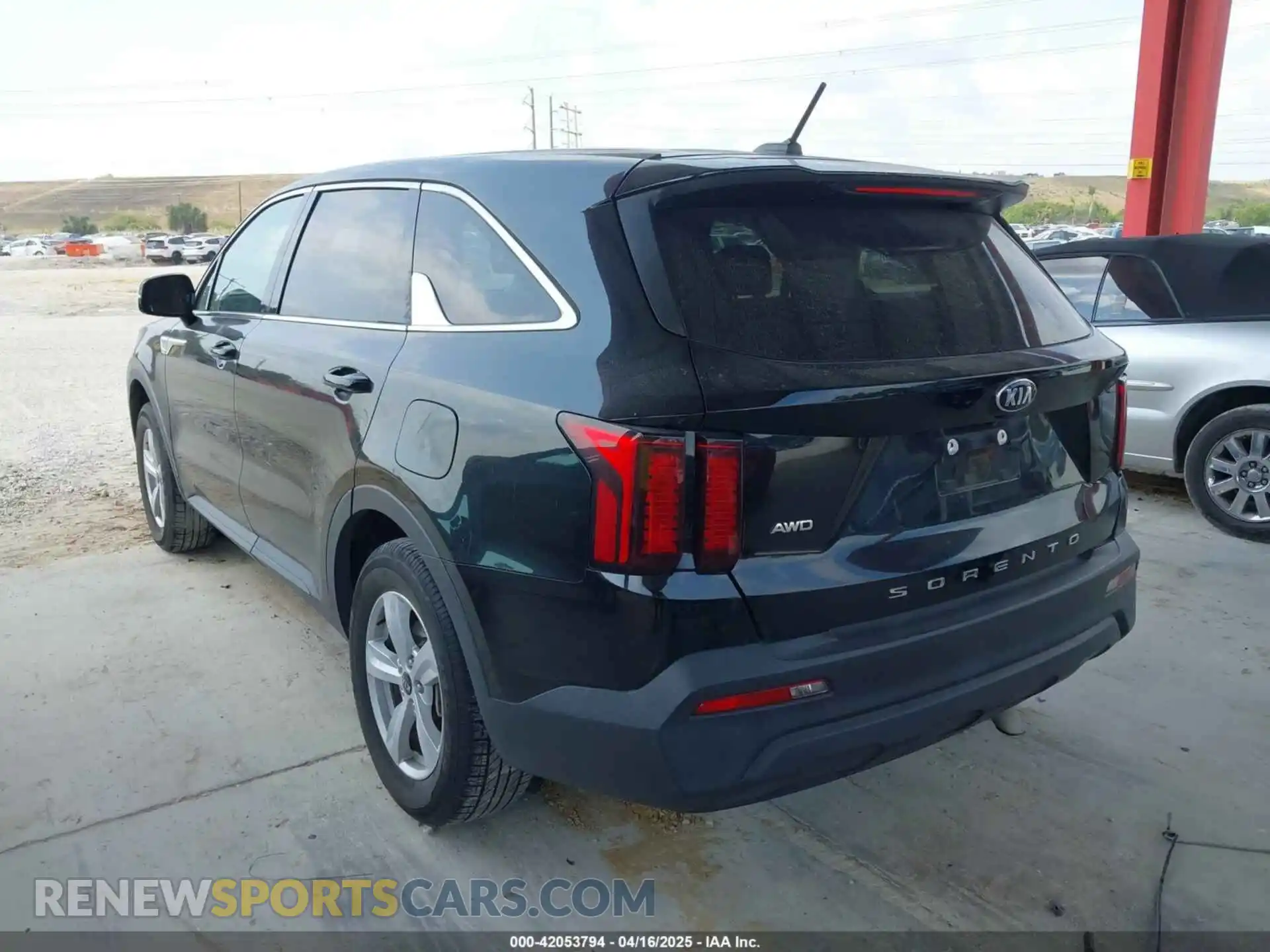 3 Photograph of a damaged car 5XYRGDLCXMG018117 KIA SORENTO 2021