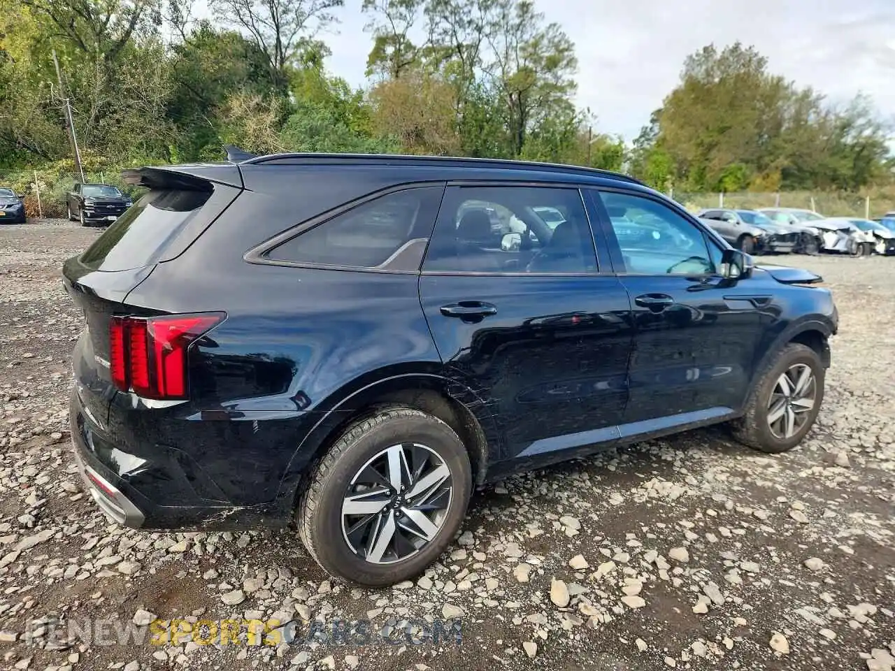 3 Photograph of a damaged car 5XYRHDLF5MG027895 KIA SORENTO 2021