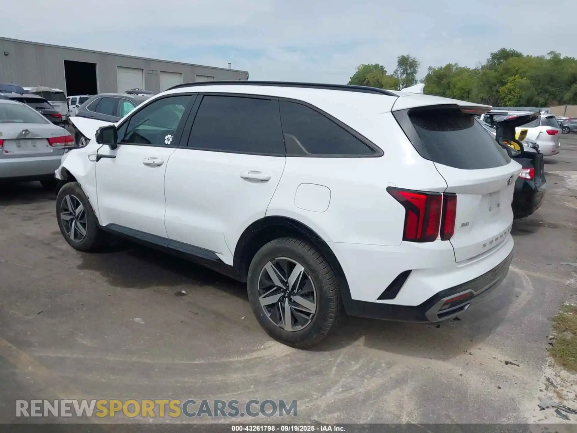 3 Photograph of a damaged car 5XYRHDLFXMG012163 KIA SORENTO 2021