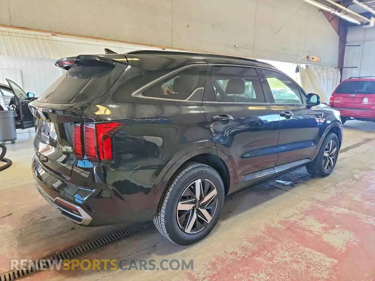 3 Photograph of a damaged car 5XYRHDLFXMG062836 KIA SORENTO 2021