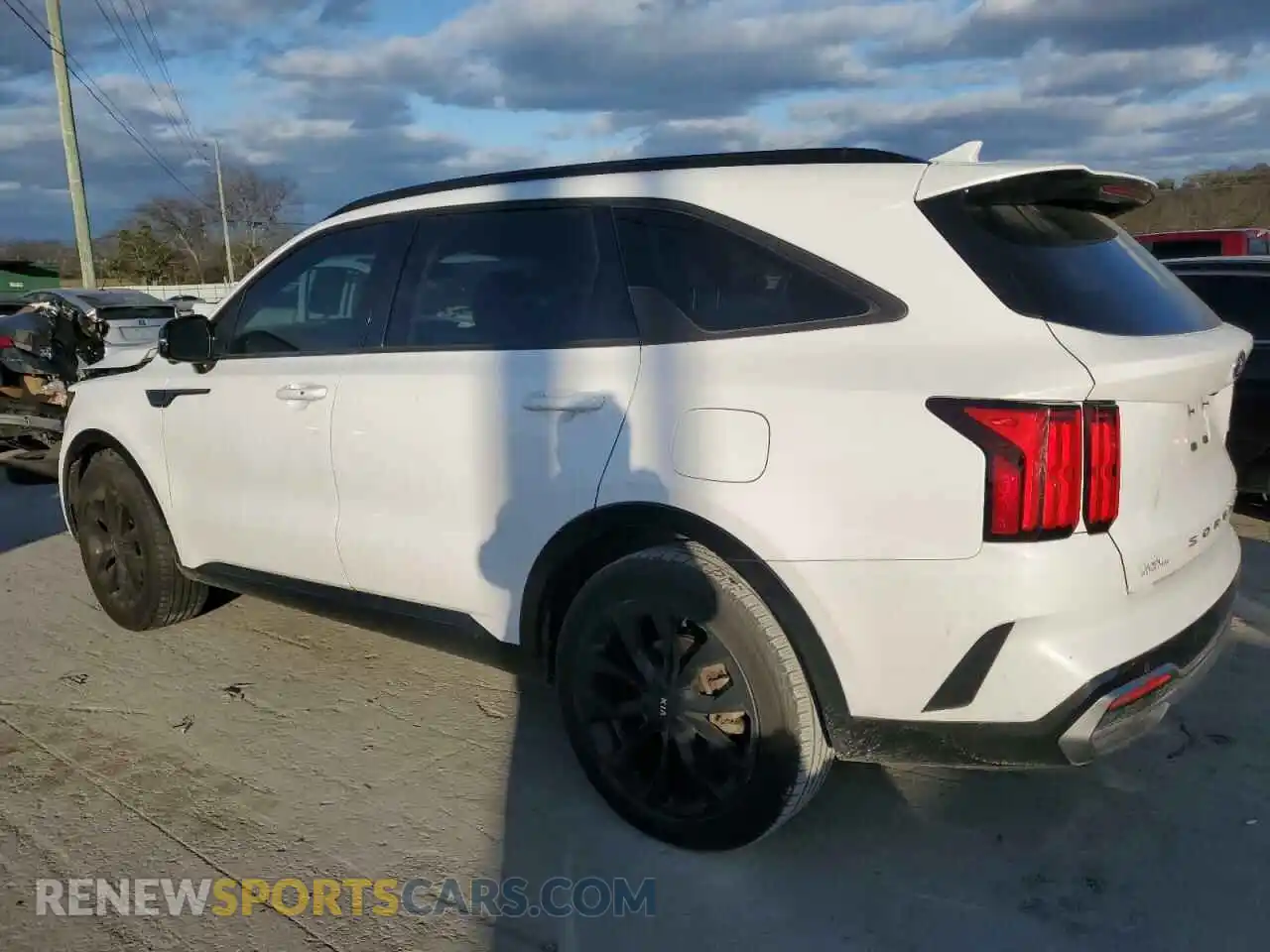 2 fotografías del automóvil dañado 5XYRK4LF0MG056738 KIA SORENTO 2021