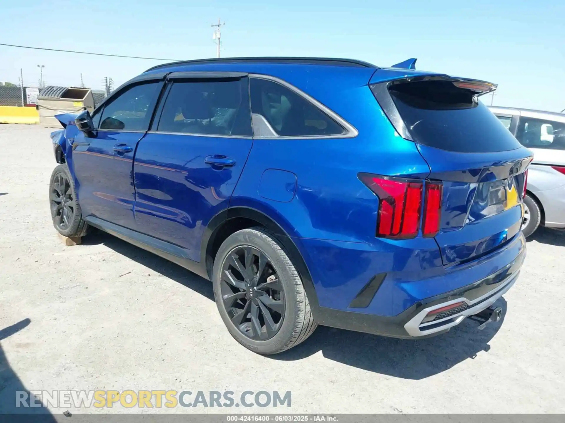 3 Photograph of a damaged car 5XYRK4LF2MG017293 KIA SORENTO 2021