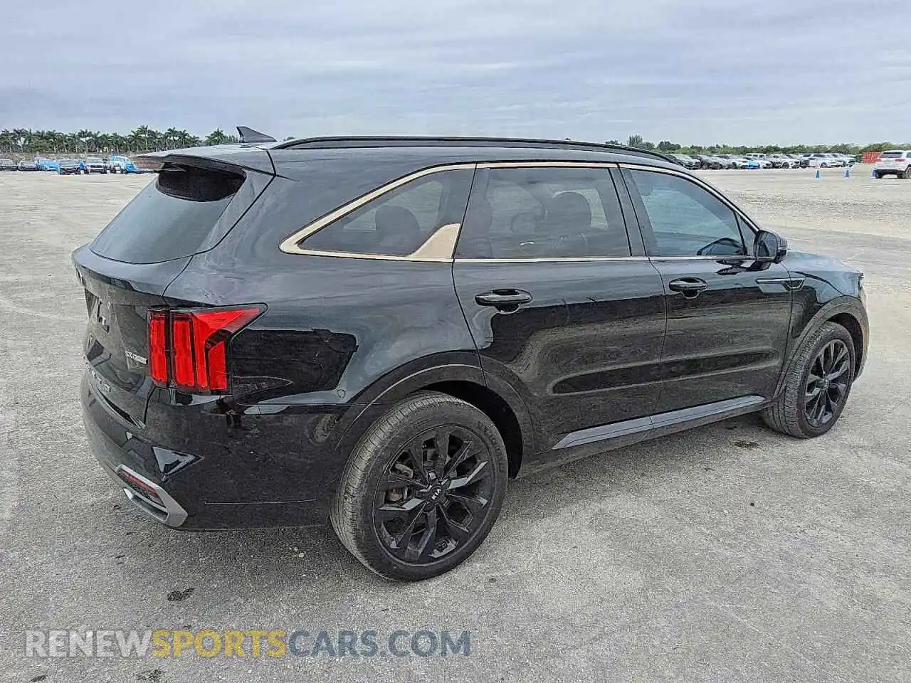 3 Photograph of a damaged car 5XYRK4LF2MG059284 KIA SORENTO 2021