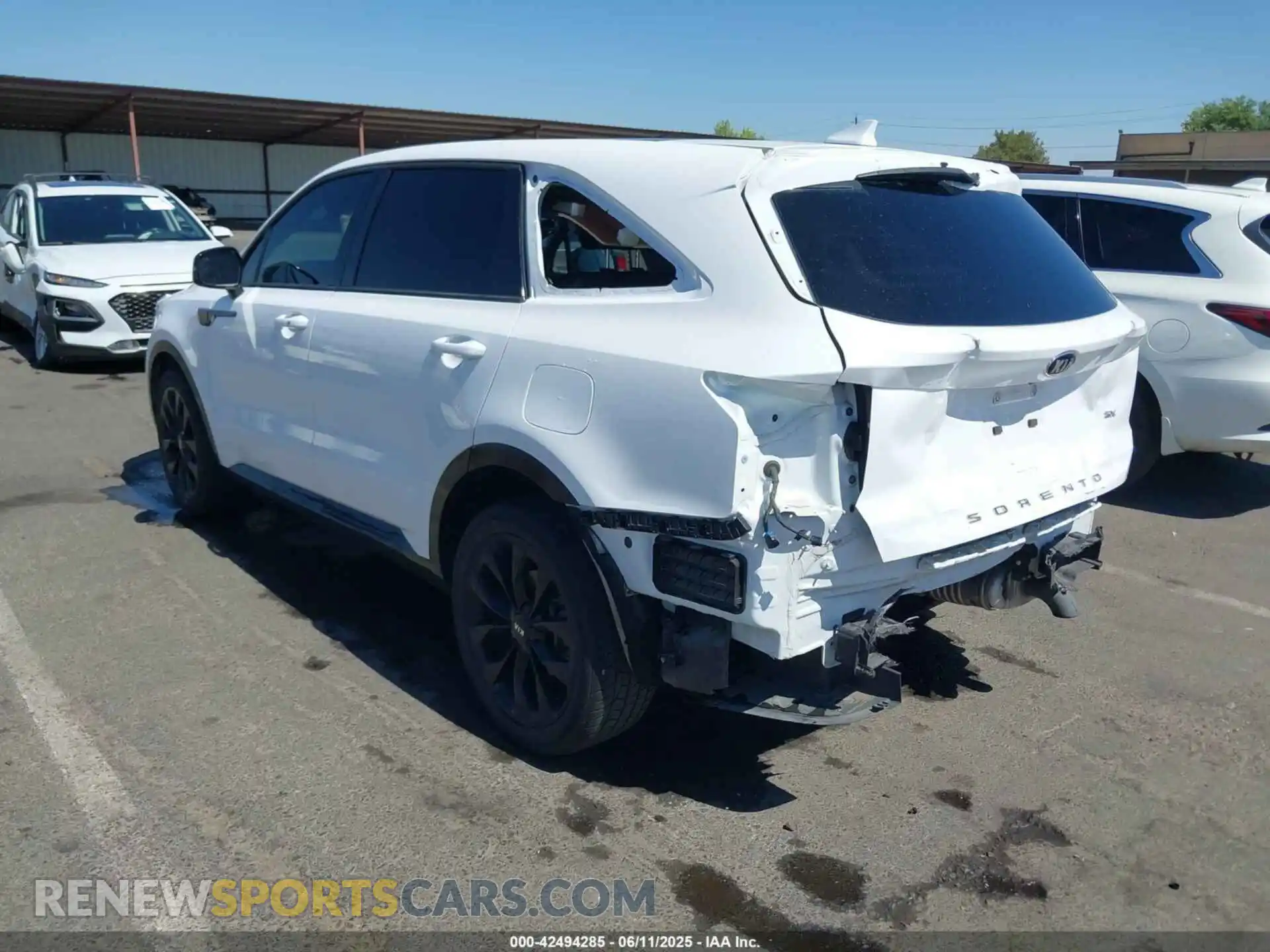 3 Photograph of a damaged car 5XYRK4LF2MG059642 KIA SORENTO 2021