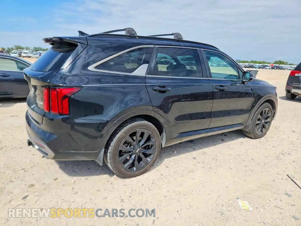 3 Photograph of a damaged car 5XYRK4LF3MG063294 KIA SORENTO 2021