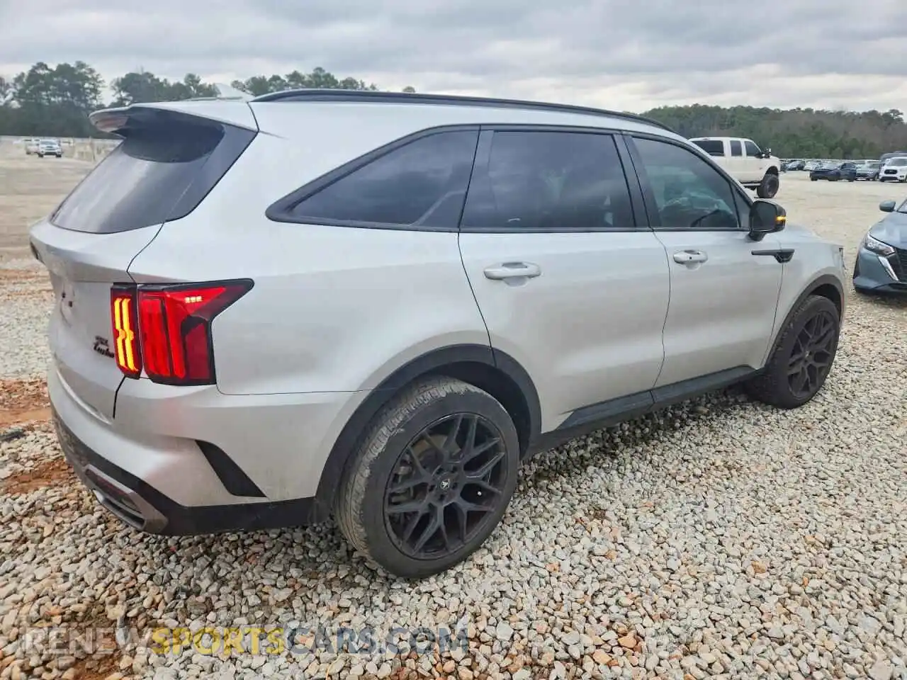 3 Photograph of a damaged car 5XYRK4LF6MG024067 KIA SORENTO 2021
