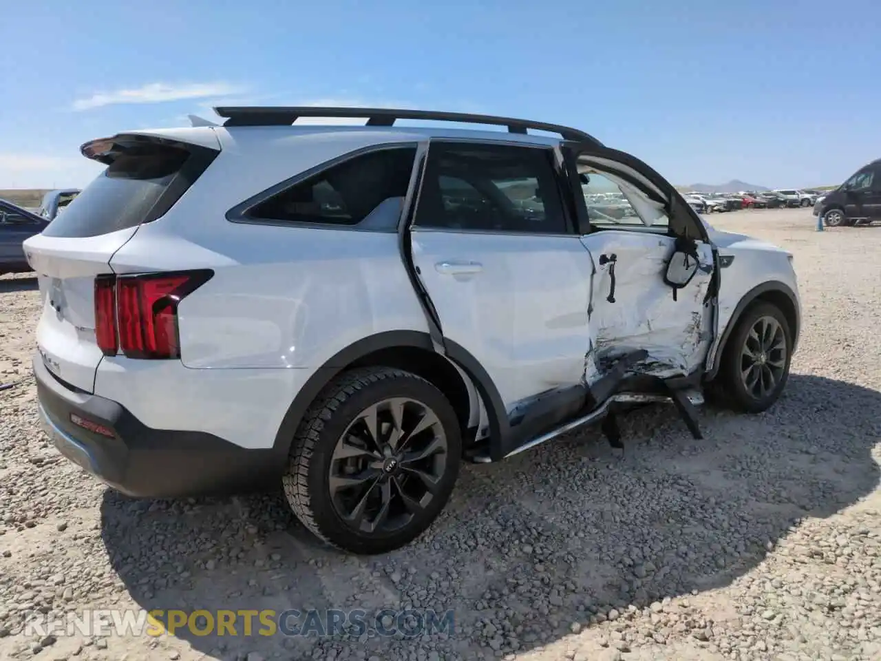 3 Photograph of a damaged car 5XYRKDLF2MG040900 KIA SORENTO 2021