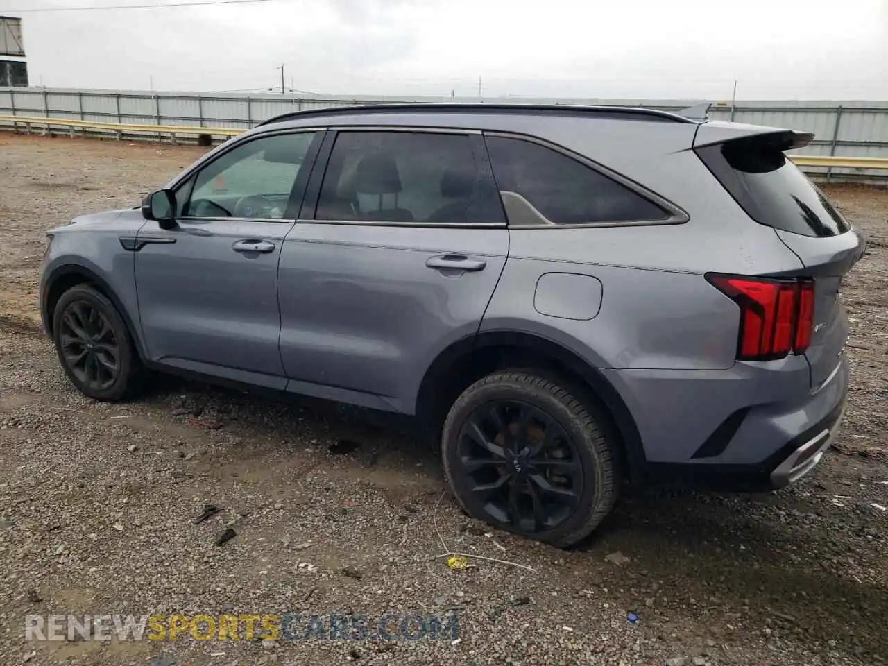 2 fotografías del automóvil dañado 5XYRKDLF3MG042736 KIA SORENTO 2021