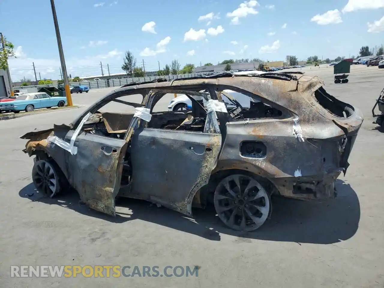 2 Photograph of a damaged car 5XYRKDLF4MG024231 KIA SORENTO 2021