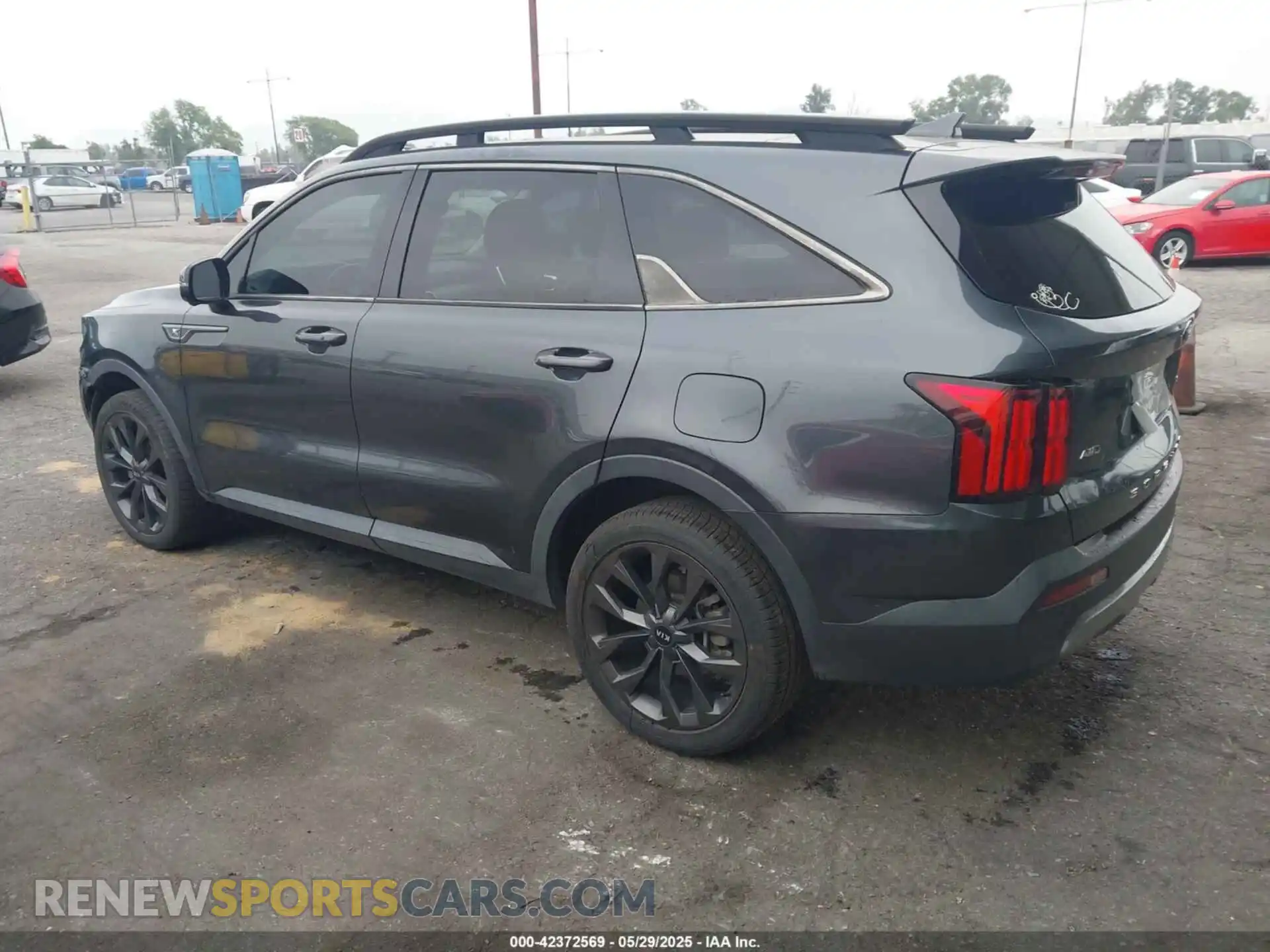 3 Photograph of a damaged car 5XYRKDLF7MG016494 KIA SORENTO 2021