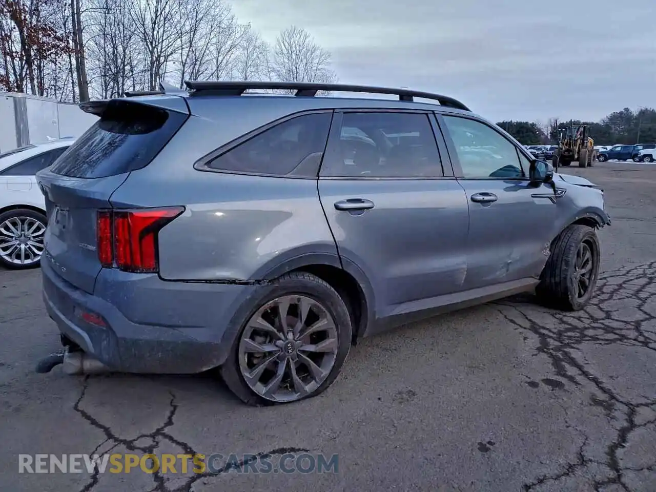 3 Photograph of a damaged car 5XYRKDLF8MG052467 KIA SORENTO 2021