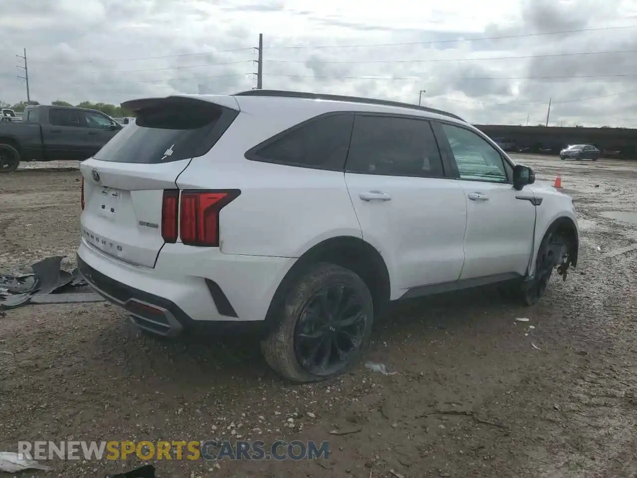 3 Photograph of a damaged car 5XYRKDLFXMG009863 KIA SORENTO 2021