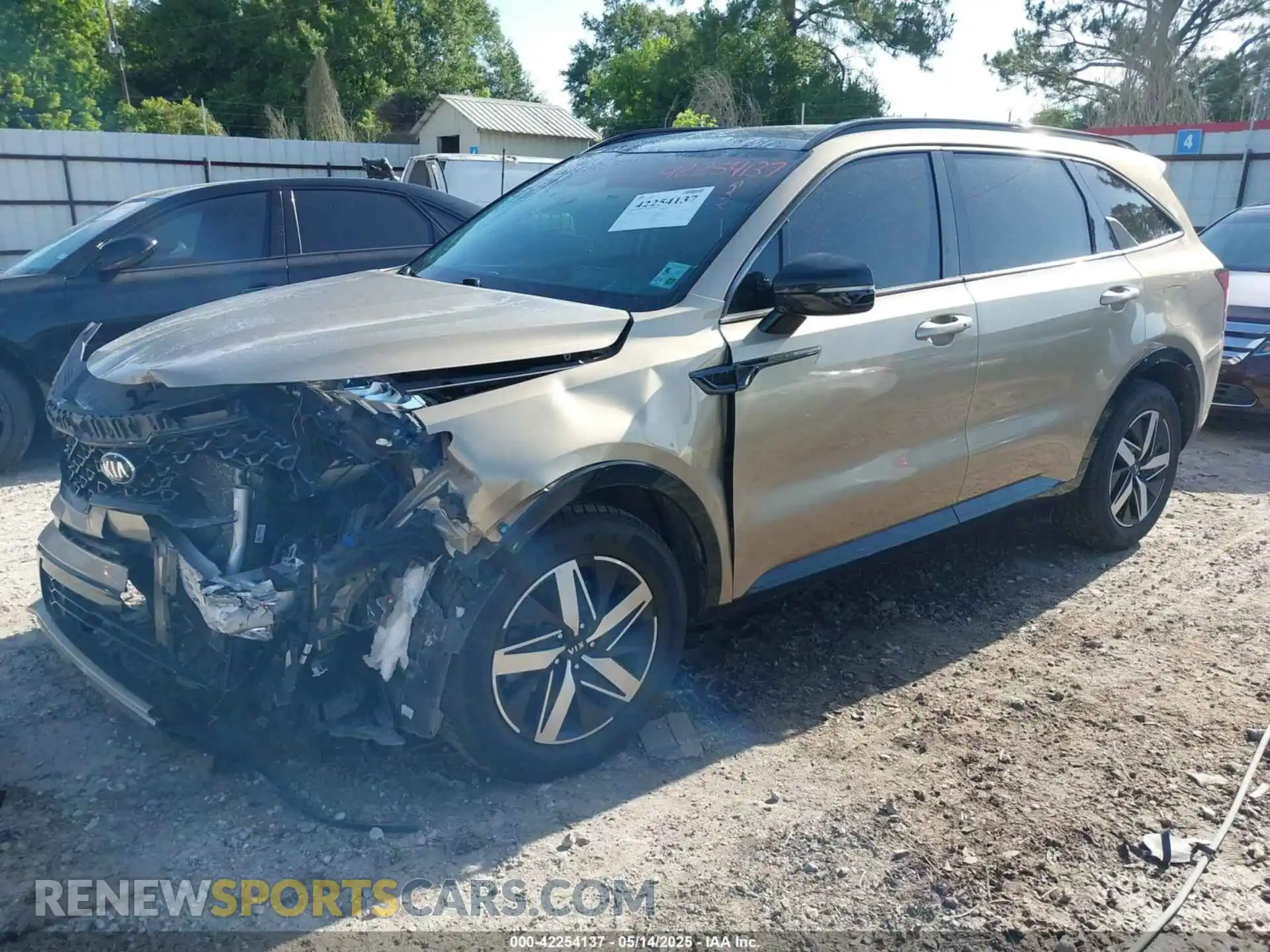 2 fotografías del automóvil dañado 5XYRL4LC2MG002618 KIA SORENTO 2021