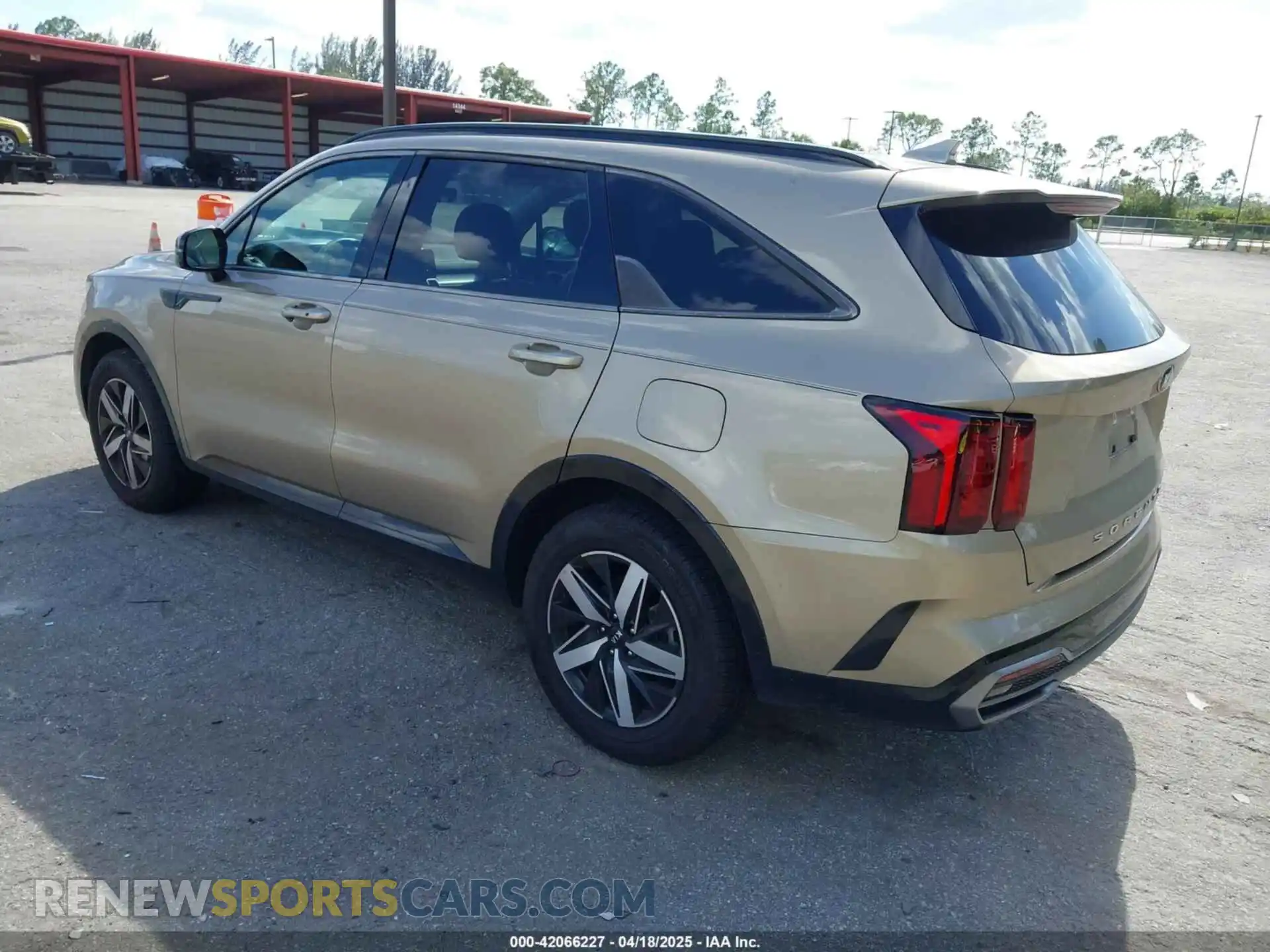3 Photograph of a damaged car 5XYRL4LC4MG020053 KIA SORENTO 2021