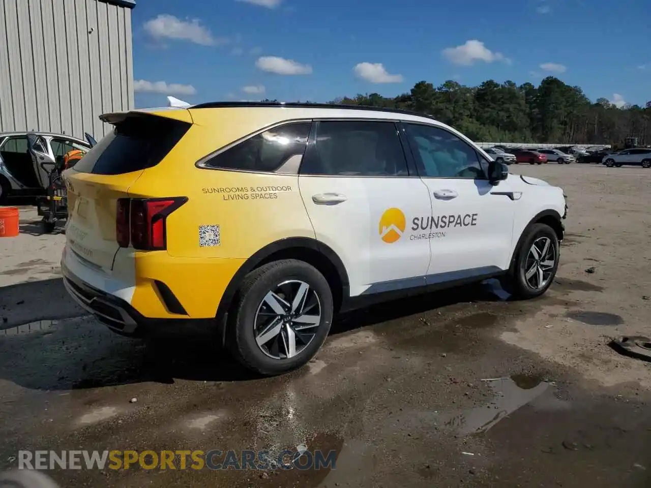 3 Photograph of a damaged car 5XYRL4LC4MG020442 KIA SORENTO 2021