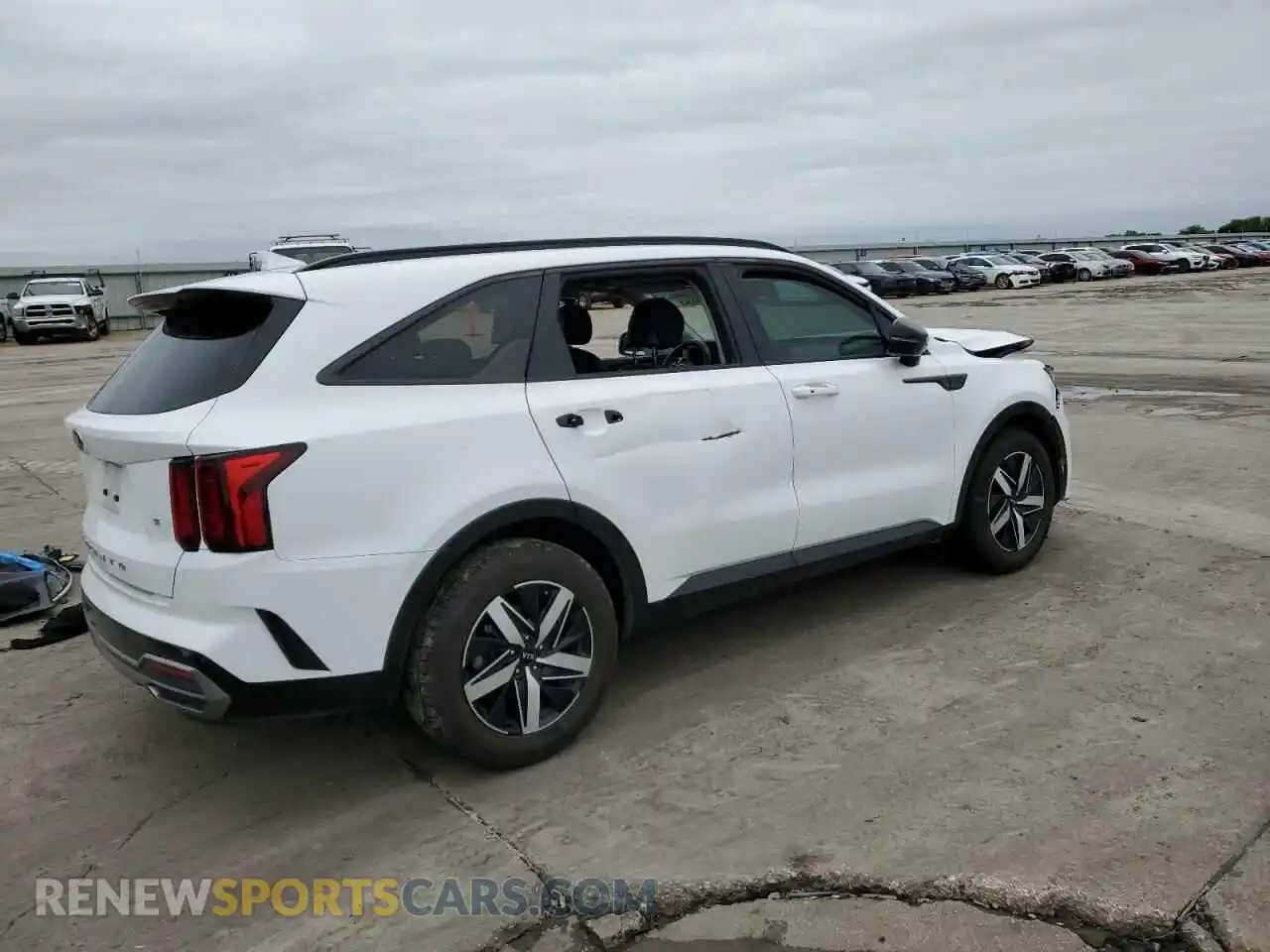 3 Photograph of a damaged car 5XYRL4LC4MG066708 KIA SORENTO 2021