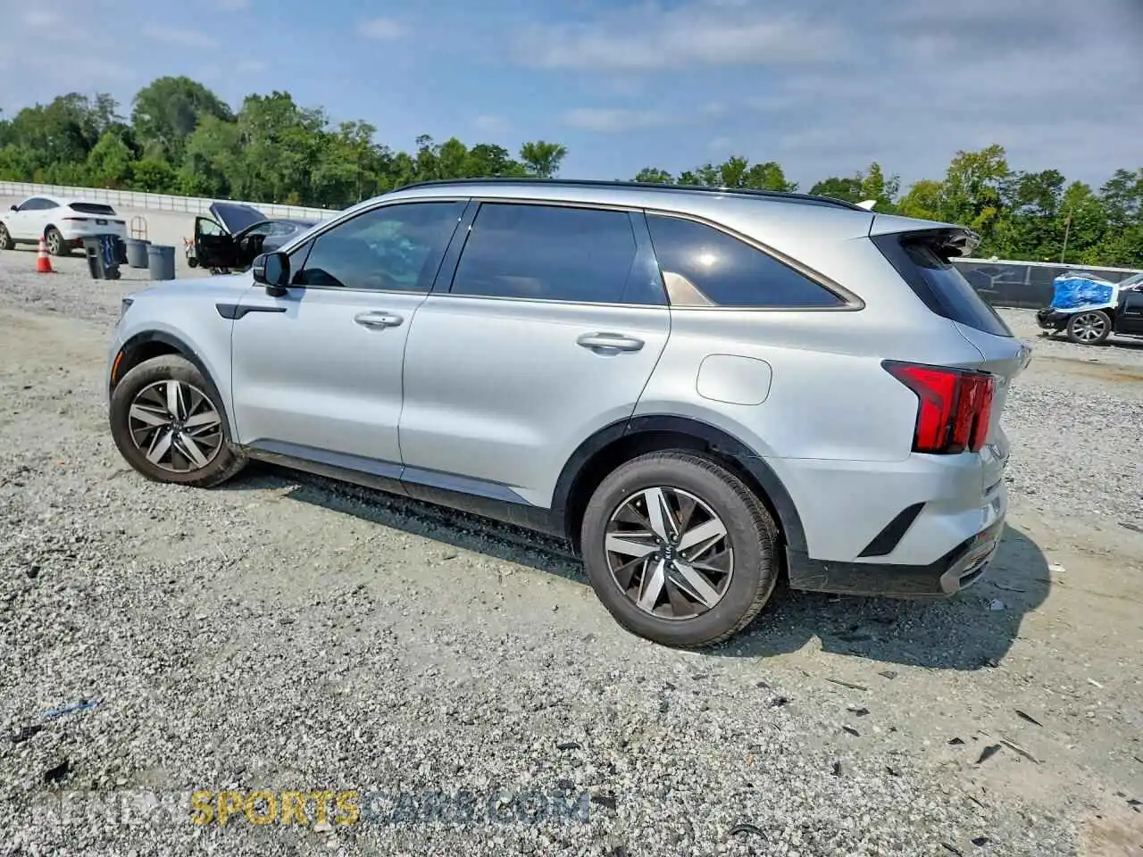 2 fotografías del automóvil dañado 5XYRL4LC6MG008244 KIA SORENTO 2021