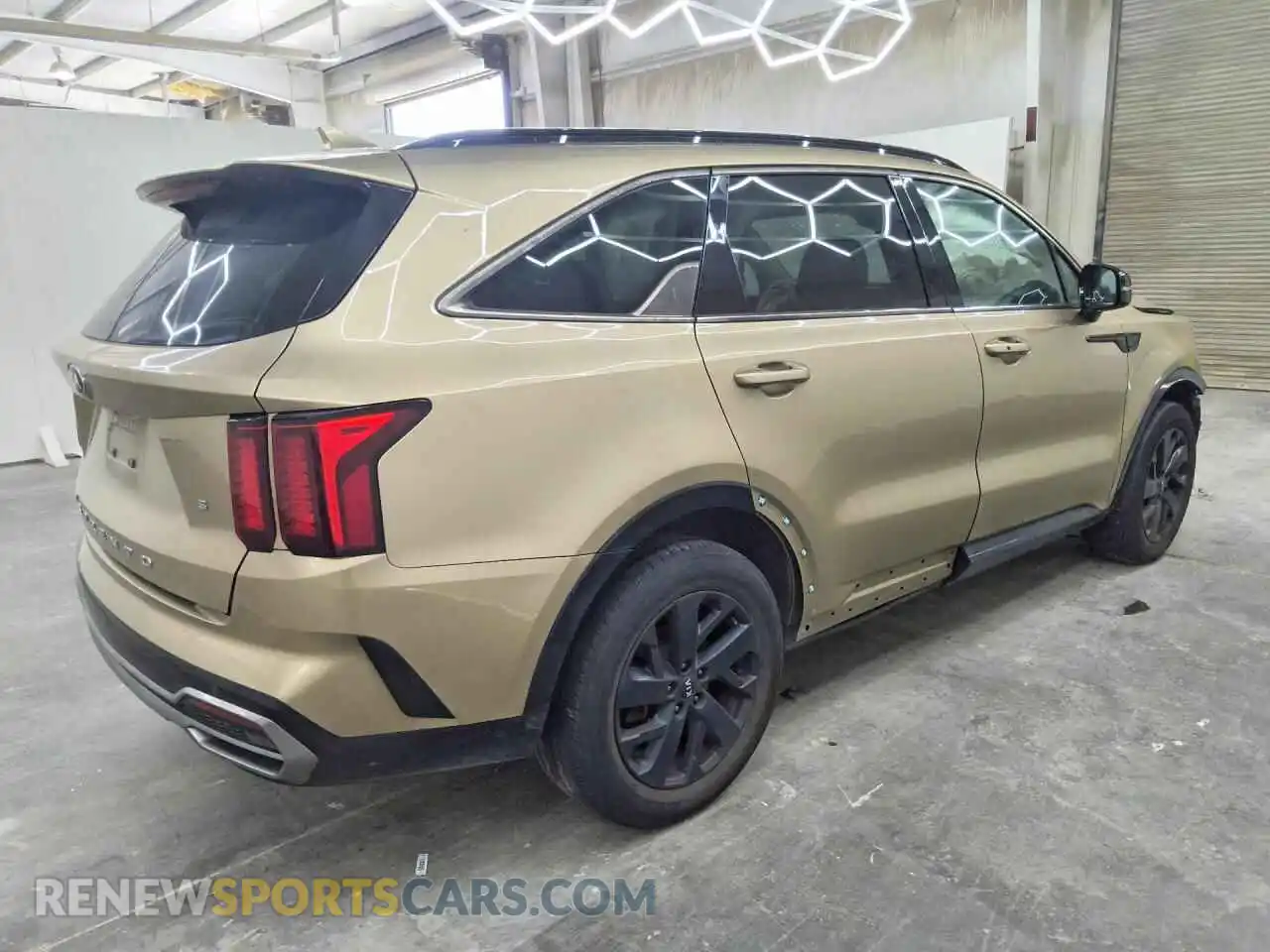 3 Photograph of a damaged car 5XYRL4LC7MG009919 KIA SORENTO 2021