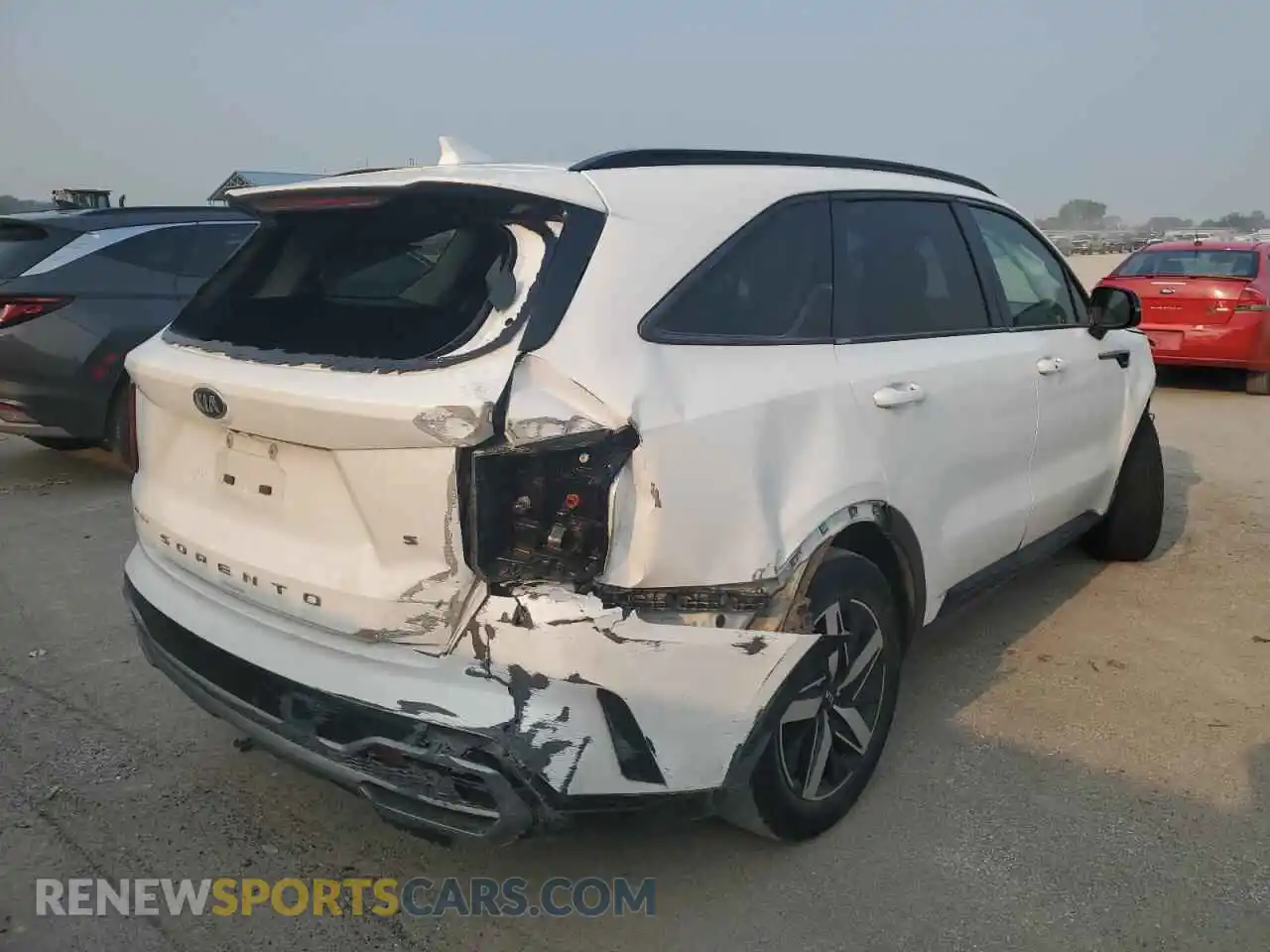 3 Photograph of a damaged car 5XYRL4LC8MG008326 KIA SORENTO 2021
