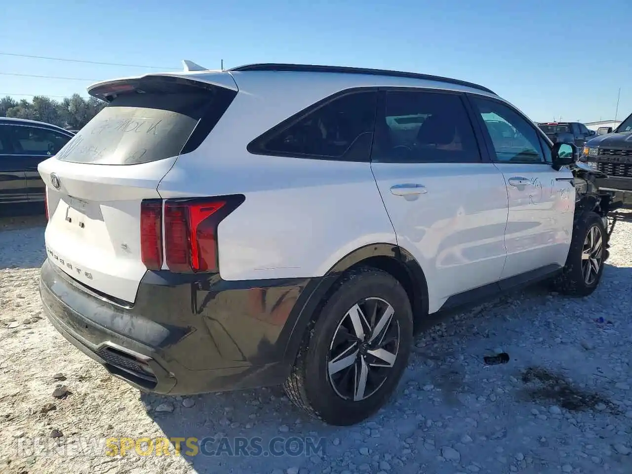 3 Photograph of a damaged car 5XYRL4LC8MG019116 KIA SORENTO 2021