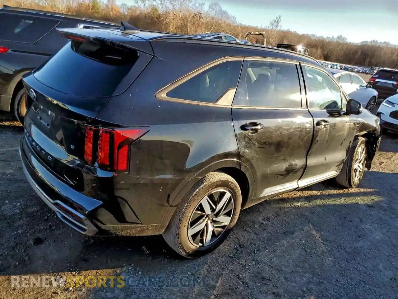 3 Photograph of a damaged car 5XYRL4LCXMG059682 KIA SORENTO 2021