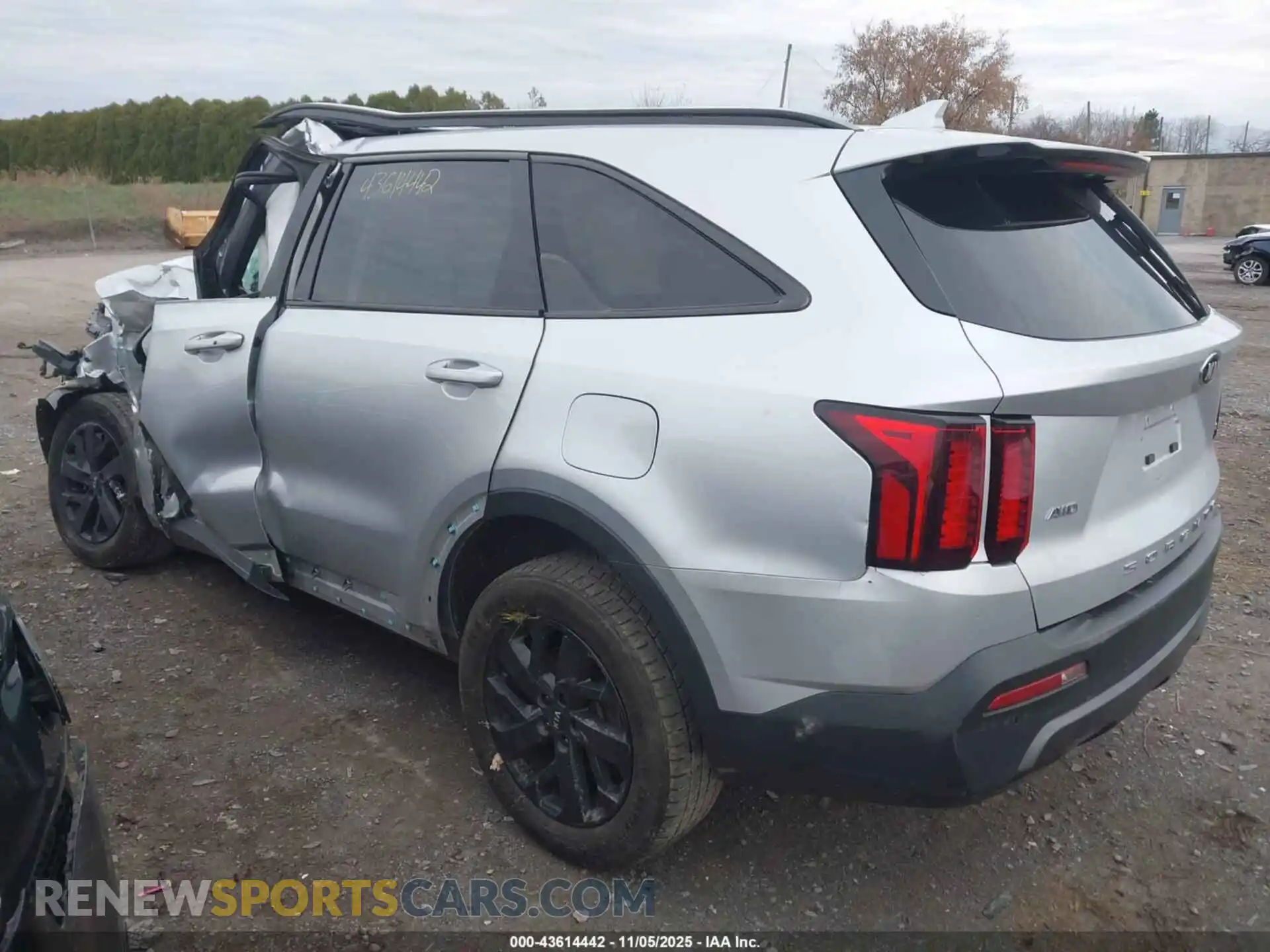 3 Photograph of a damaged car 5XYRLDLC2MG004238 KIA SORENTO 2021