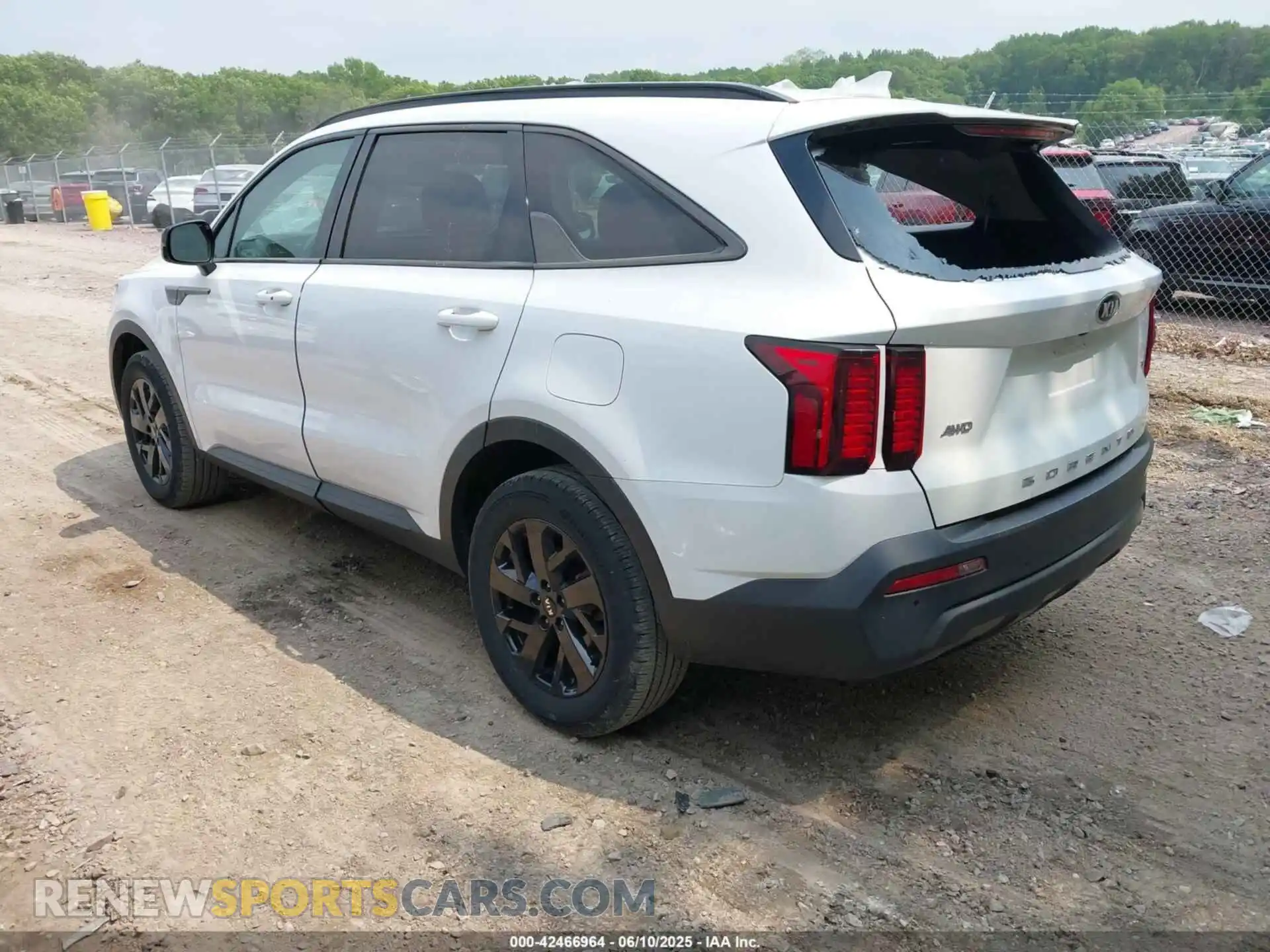 3 Photograph of a damaged car 5XYRLDLC8MG038166 KIA SORENTO 2021