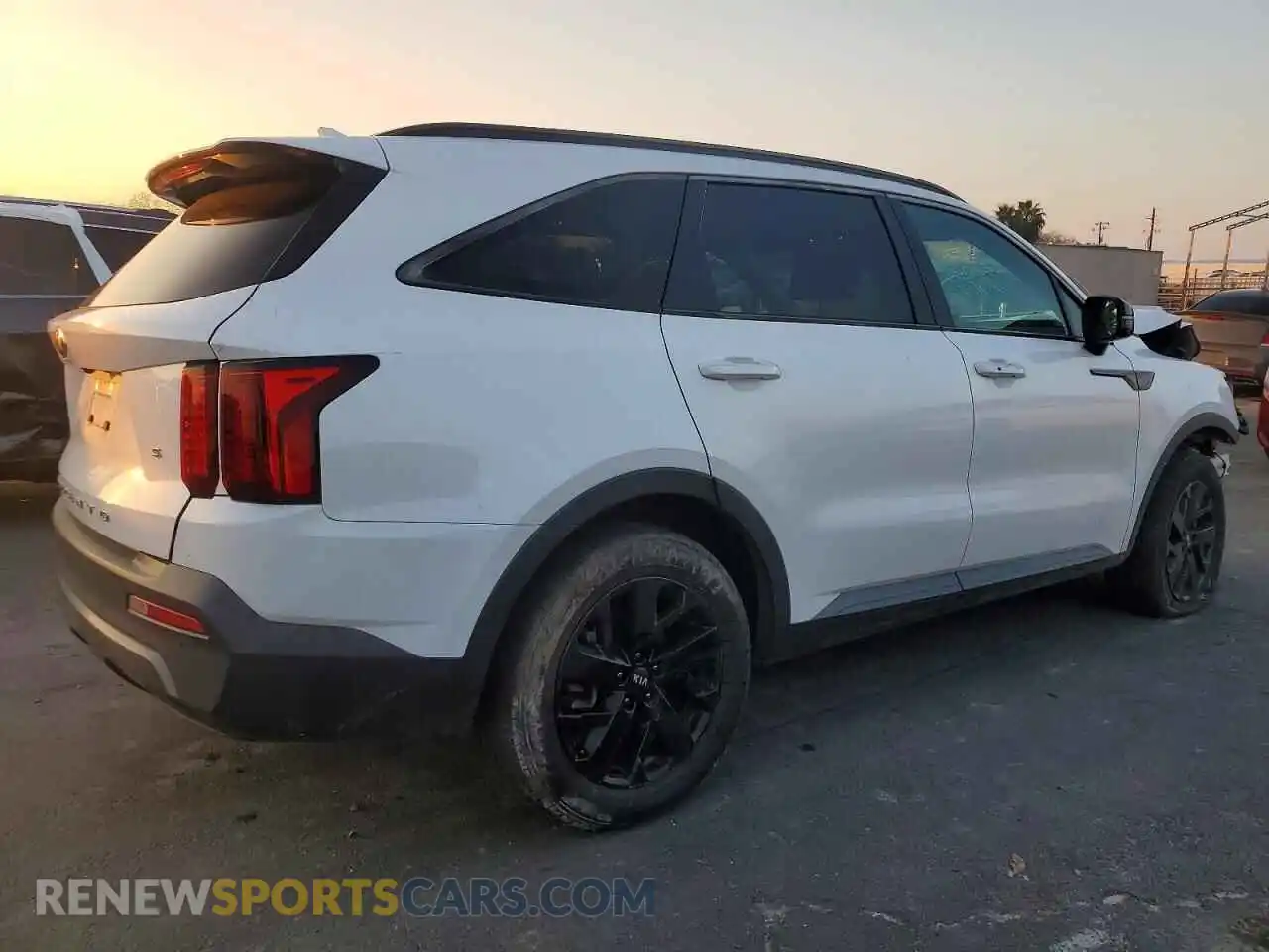 3 Photograph of a damaged car 5XYRLDLC9MG035986 KIA SORENTO 2021