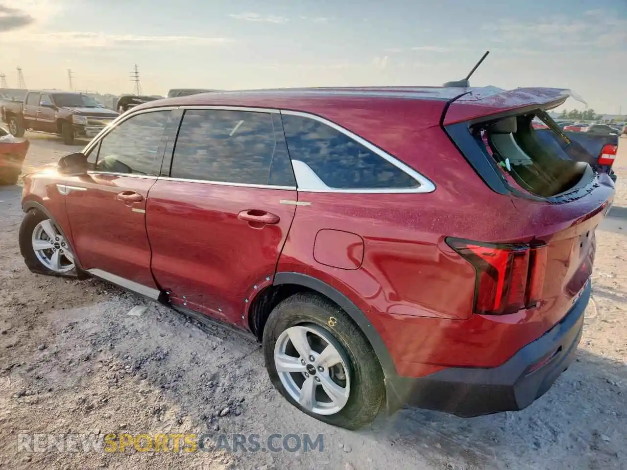 2 Photograph of a damaged car 5XYRG4LC0NG083205 KIA SORENTO 2022
