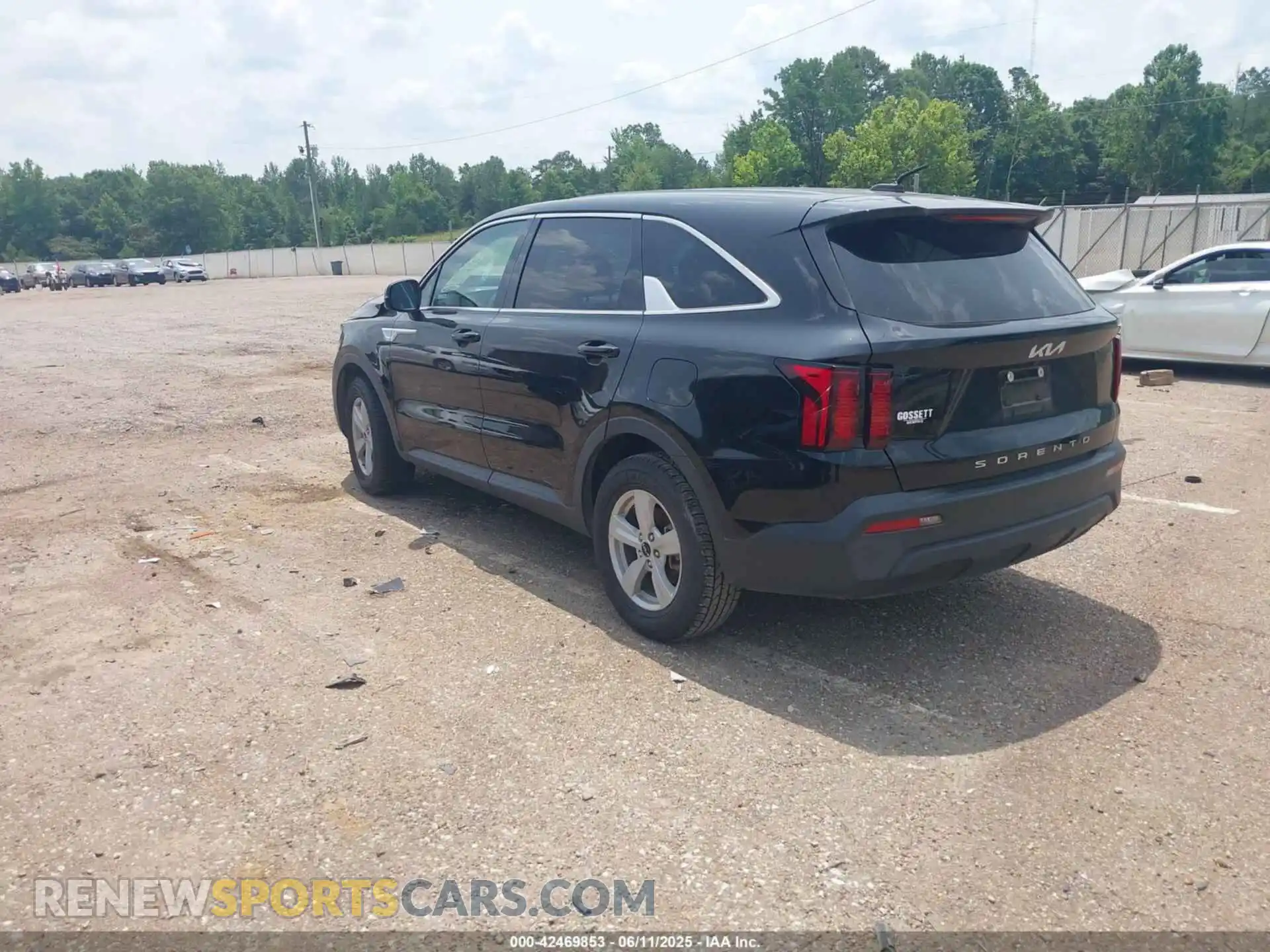 3 Photograph of a damaged car 5XYRG4LC0NG095533 KIA SORENTO 2022