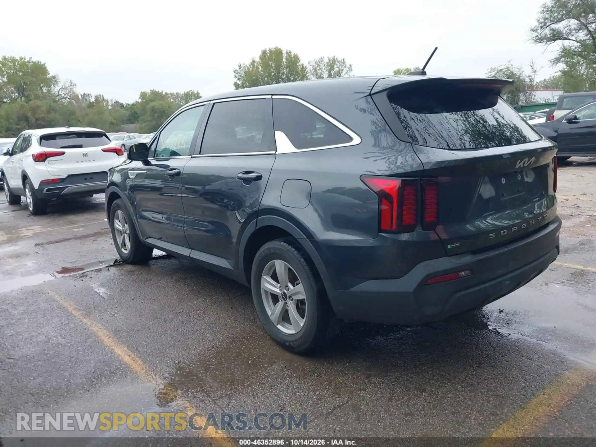3 Photograph of a damaged car 5XYRG4LC0NG100777 KIA SORENTO 2022