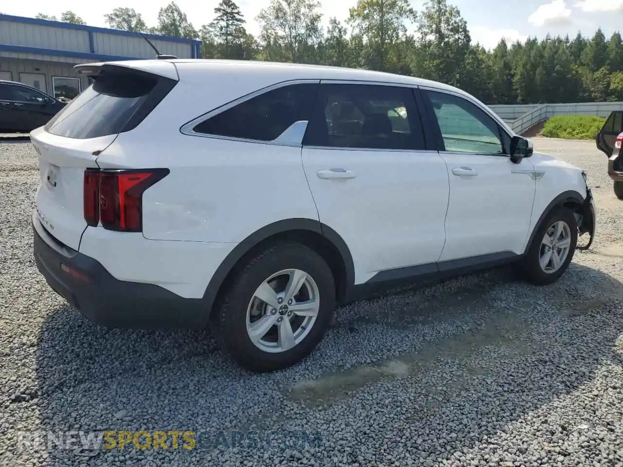 3 Photograph of a damaged car 5XYRG4LC1NG100593 KIA SORENTO 2022
